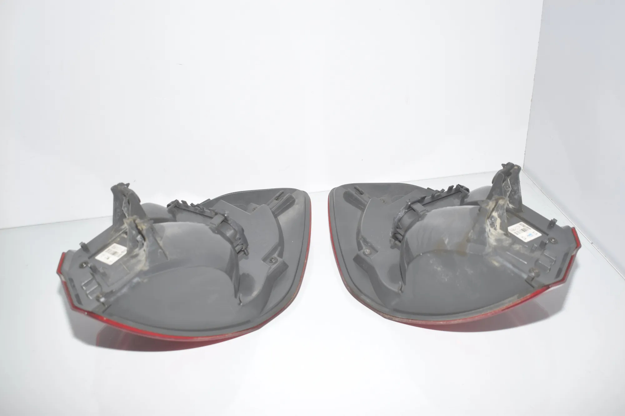 Rear Tail Light Set – OEM 7311032 · BMW 2 Active Tourer (F45) 220 d 2015 – 11