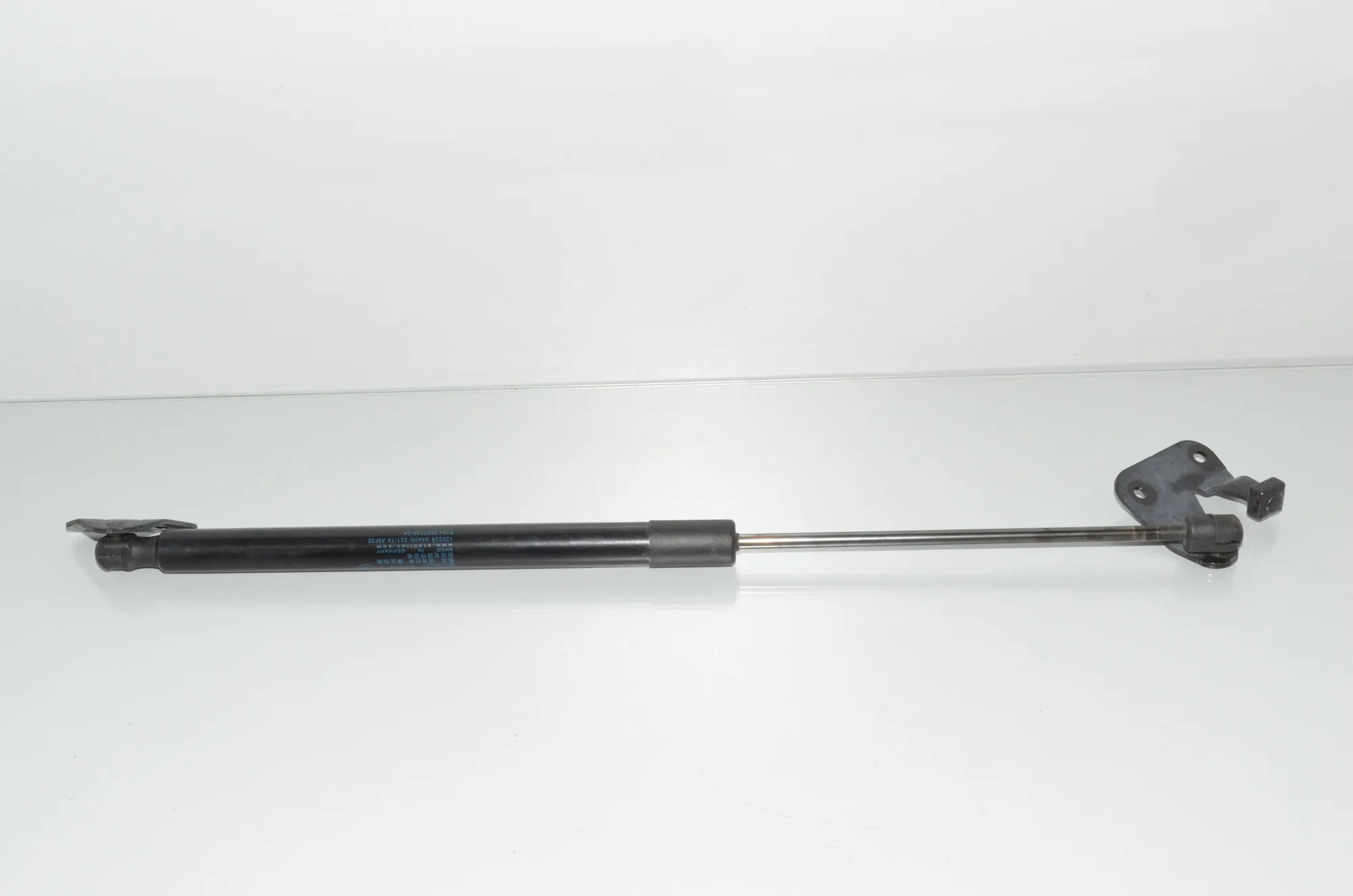 Left Side Tailgate Gas Strut – OEM 2990136 · BMW X1 (E84) xDrive 20 i 2014 – 2