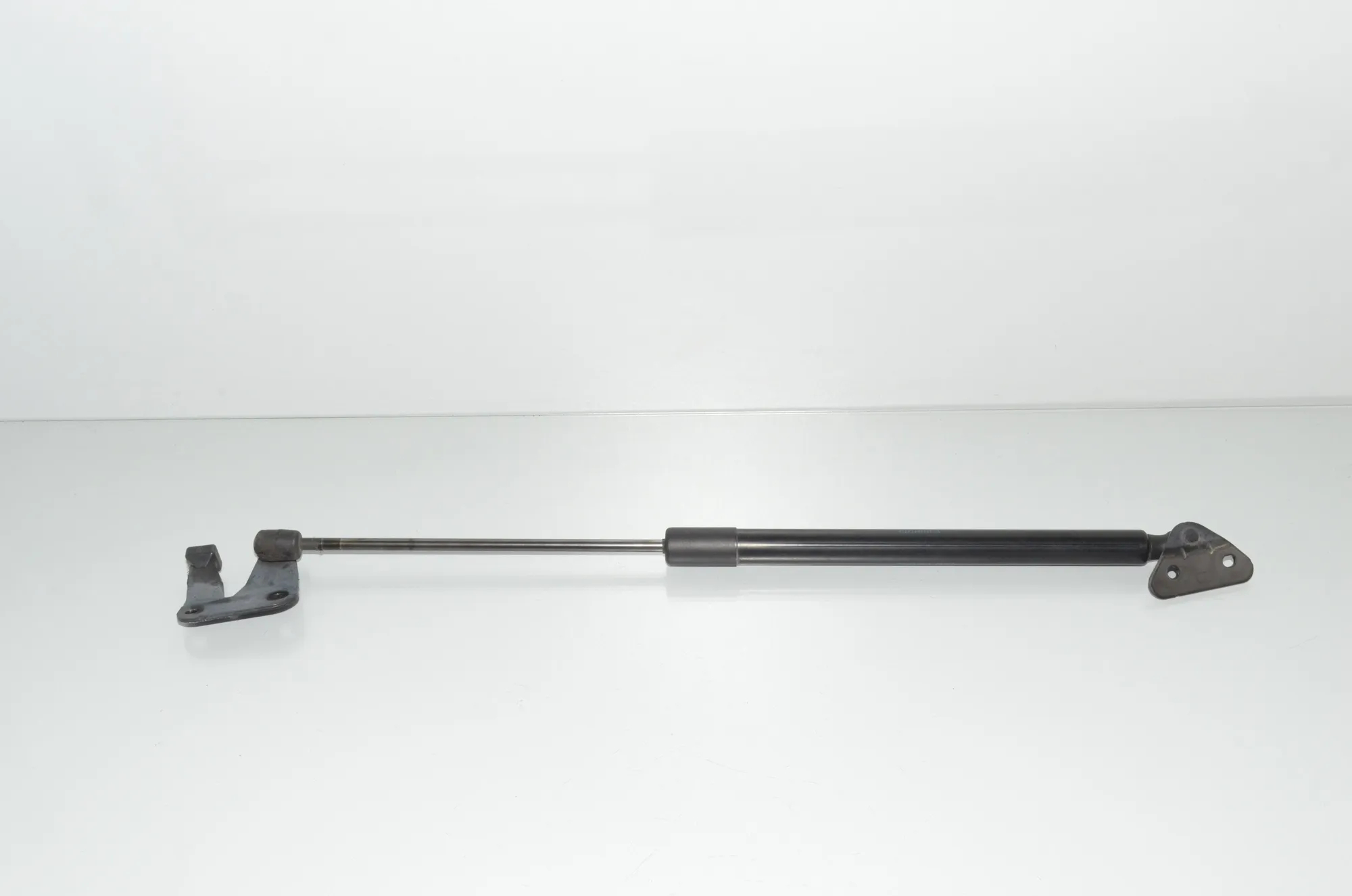 Left Side Tailgate Gas Strut – OEM 2990136 · BMW X1 (E84) xDrive 20 i 2014 – 3