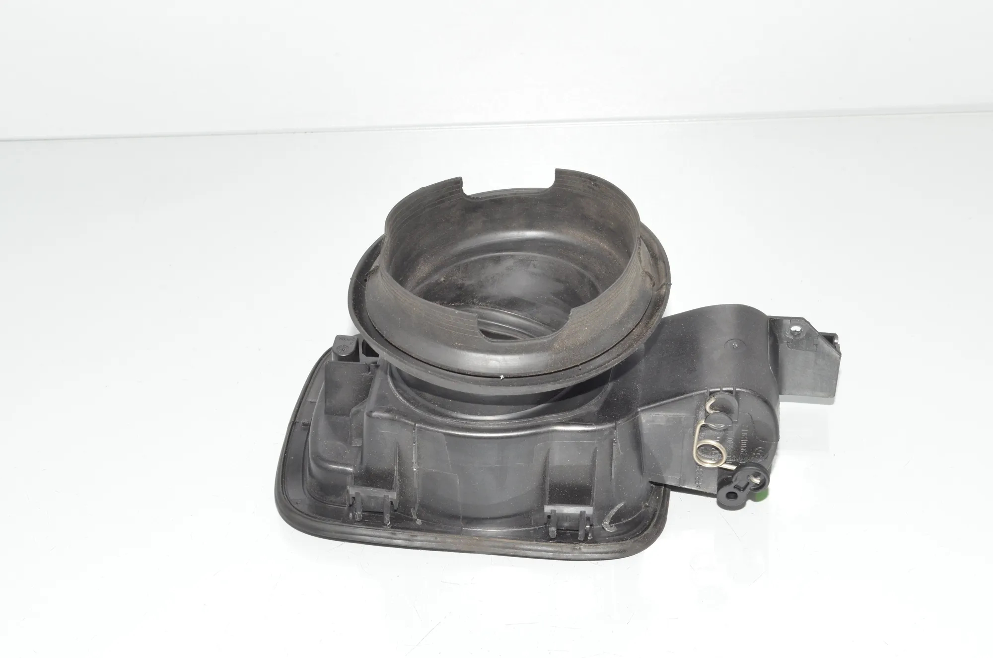 Fuel Tank Flap Cap – OEM 2990139 · BMW X1 (E84) xDrive 20 i 2014 – 4