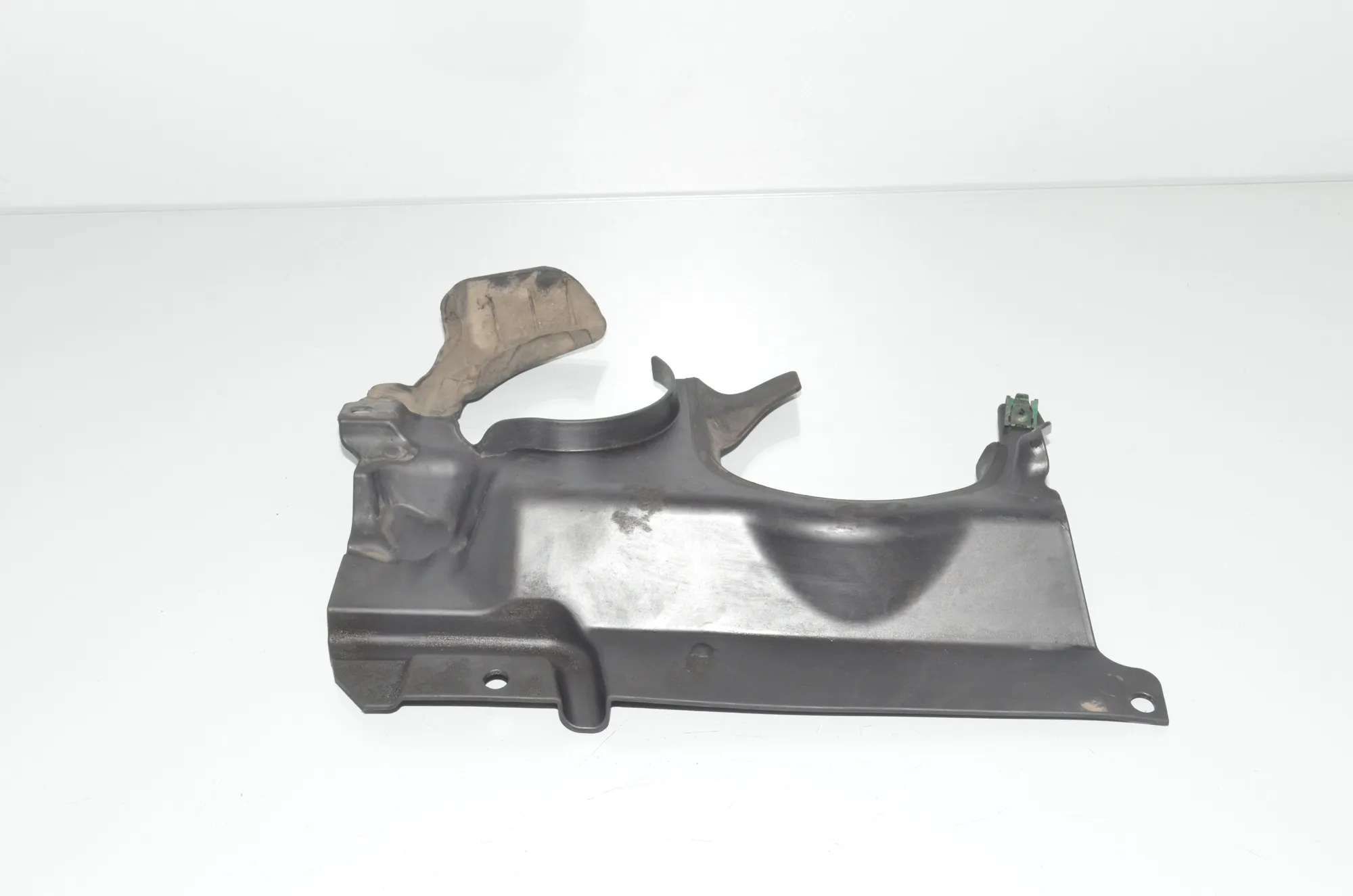 Control Arm Cover – OEM 2990817 · BMW X1 (E84) xDrive 20 i 2014 – 4