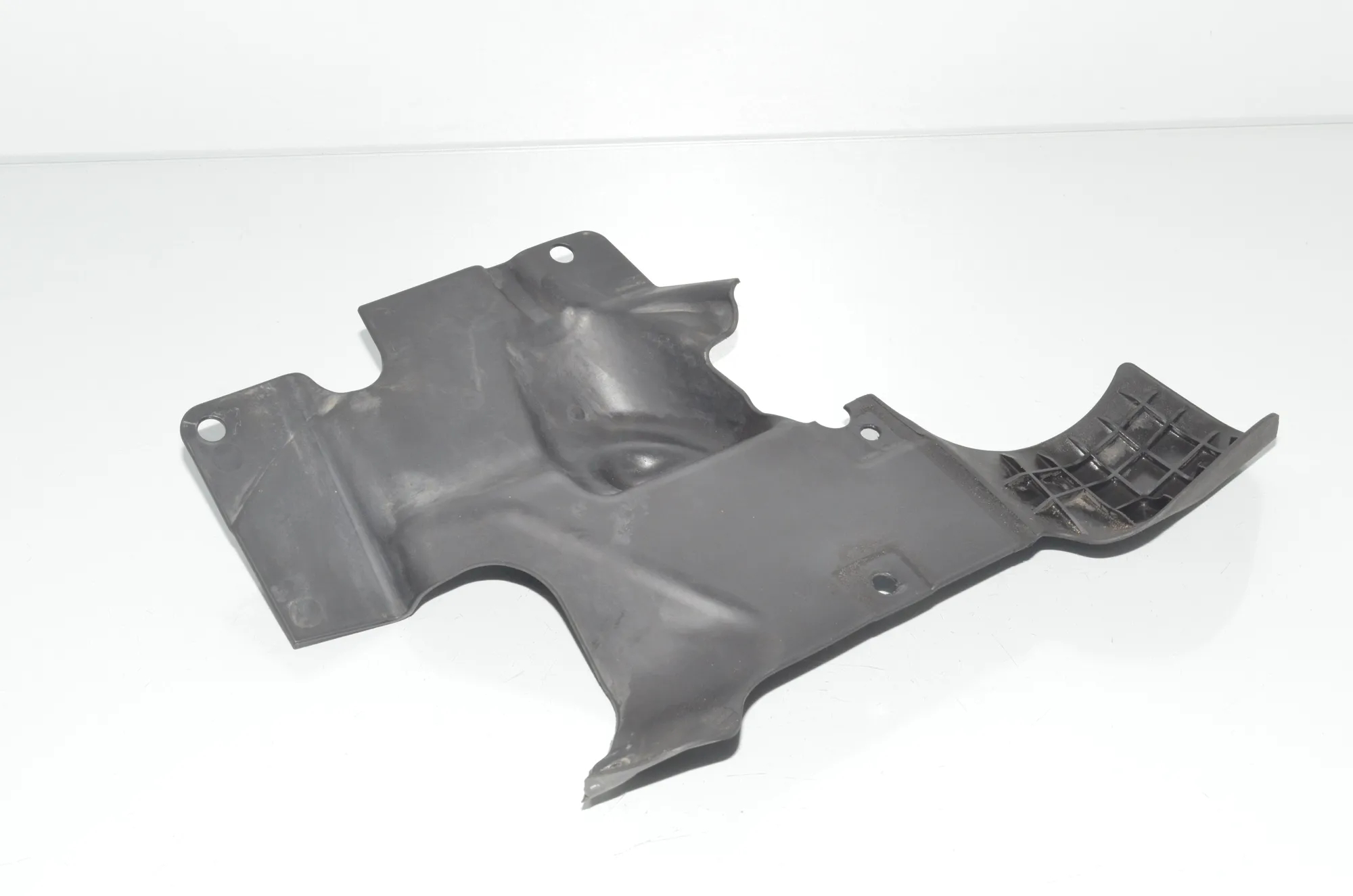 Control Arm Cover – OEM 2990819 · BMW X1 (E84) xDrive 20 i 2014 – 3