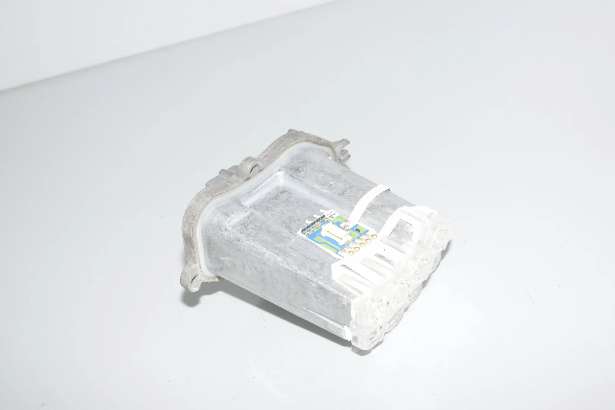 Xenon Light Control Unit – OEM 7225231 · BMW 7 (F01, F02) 730 d 2011 – 4