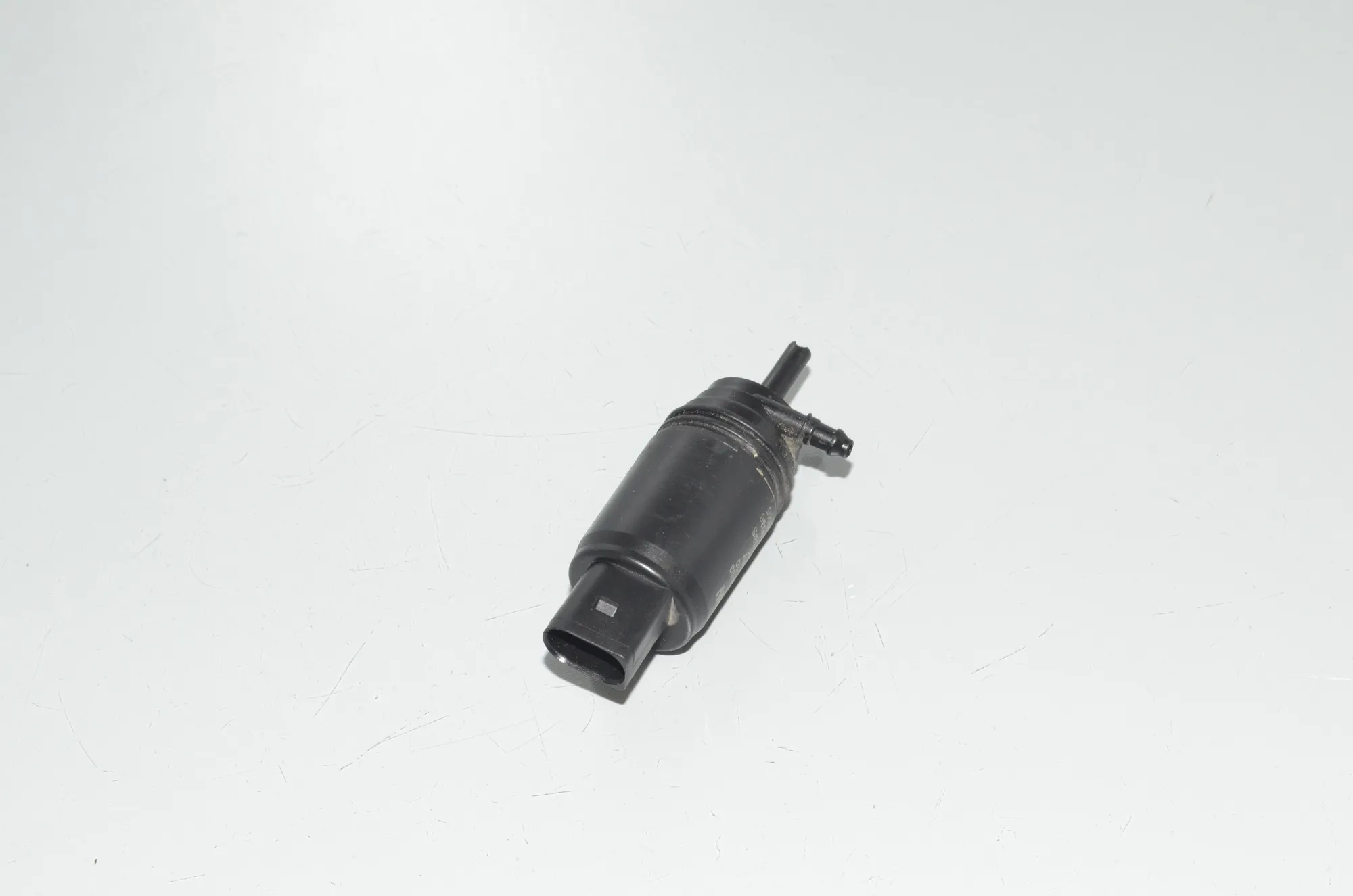 Washer Tank Motor – OEM 7345844 · BMW X1 (E84) xDrive 20 i 2014
