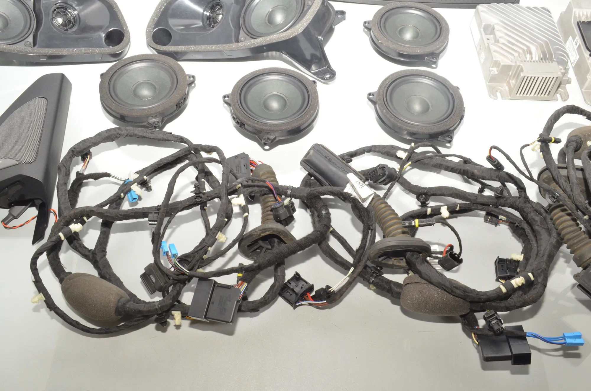 Sound Audio System Set – OEM 2622516 · BMW X7 (G07) (2019 - -) xDrive 30 d 2019 – 5