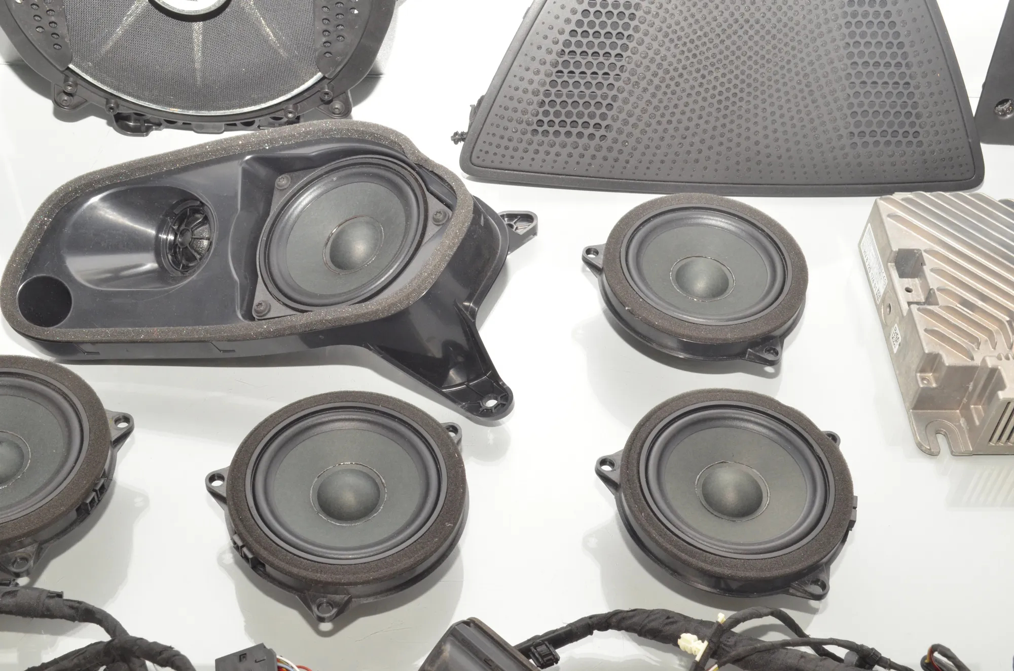Sound Audio System Set – OEM 2622516 · BMW X7 (G07) (2019 - -) xDrive 30 d 2019 – 4