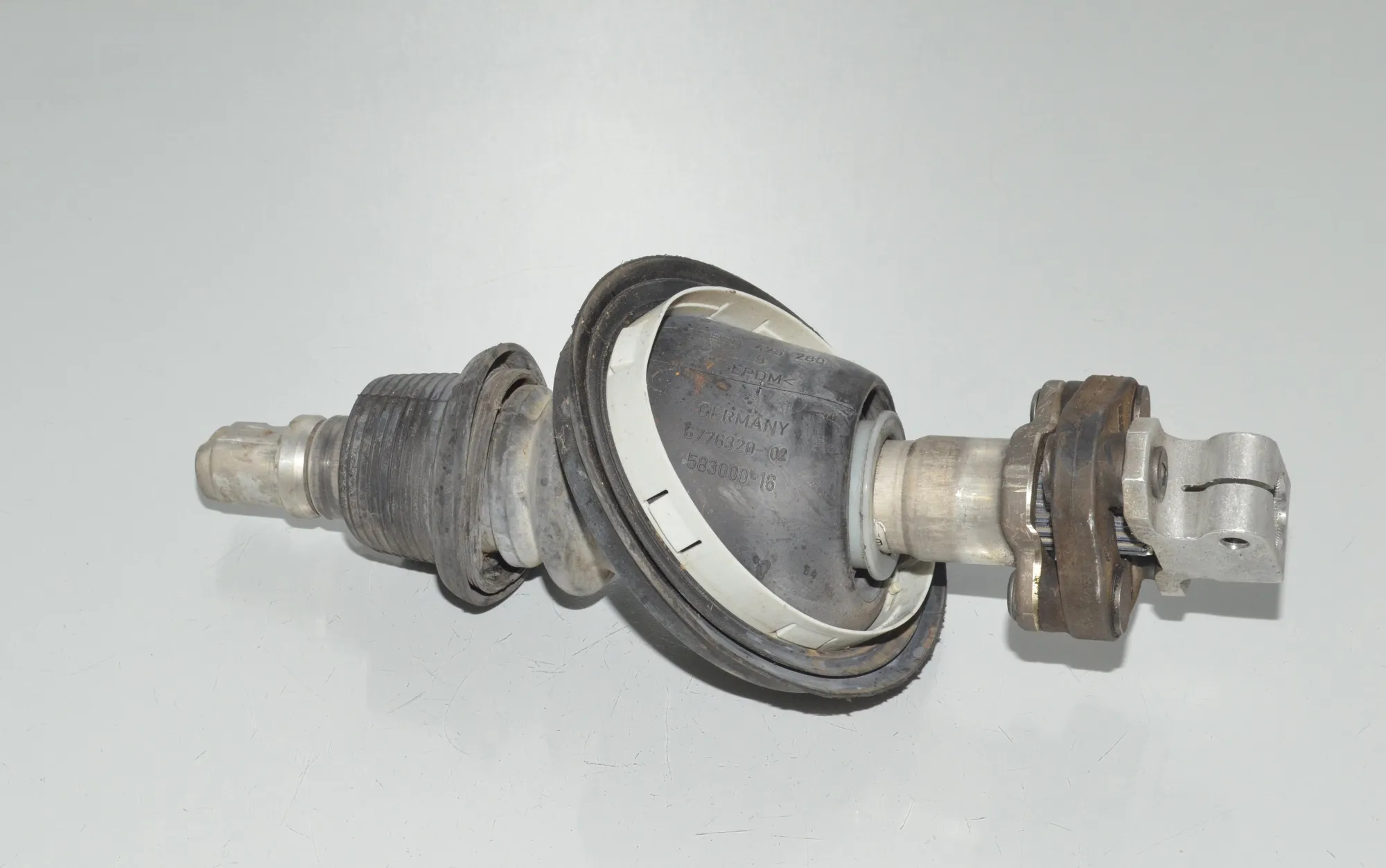 Steering Column Shaft Joint – OEM 6776108 · BMW 5 Touring (F11) 525 d 2011
