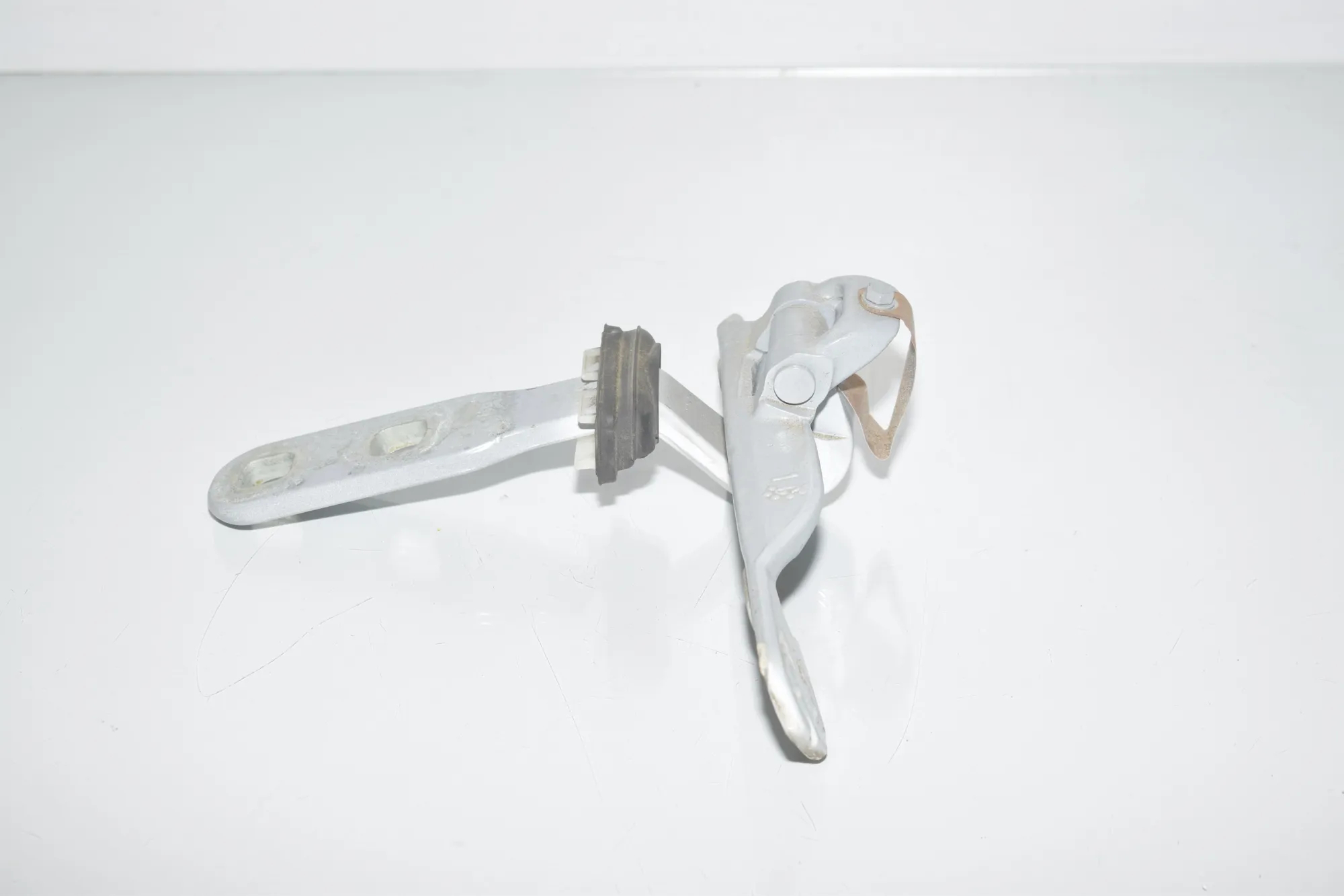 Right Side Bootlid Hinge – OEM 7318691 · BMW X6 (F16, F86) M 50 d 2016 – 2