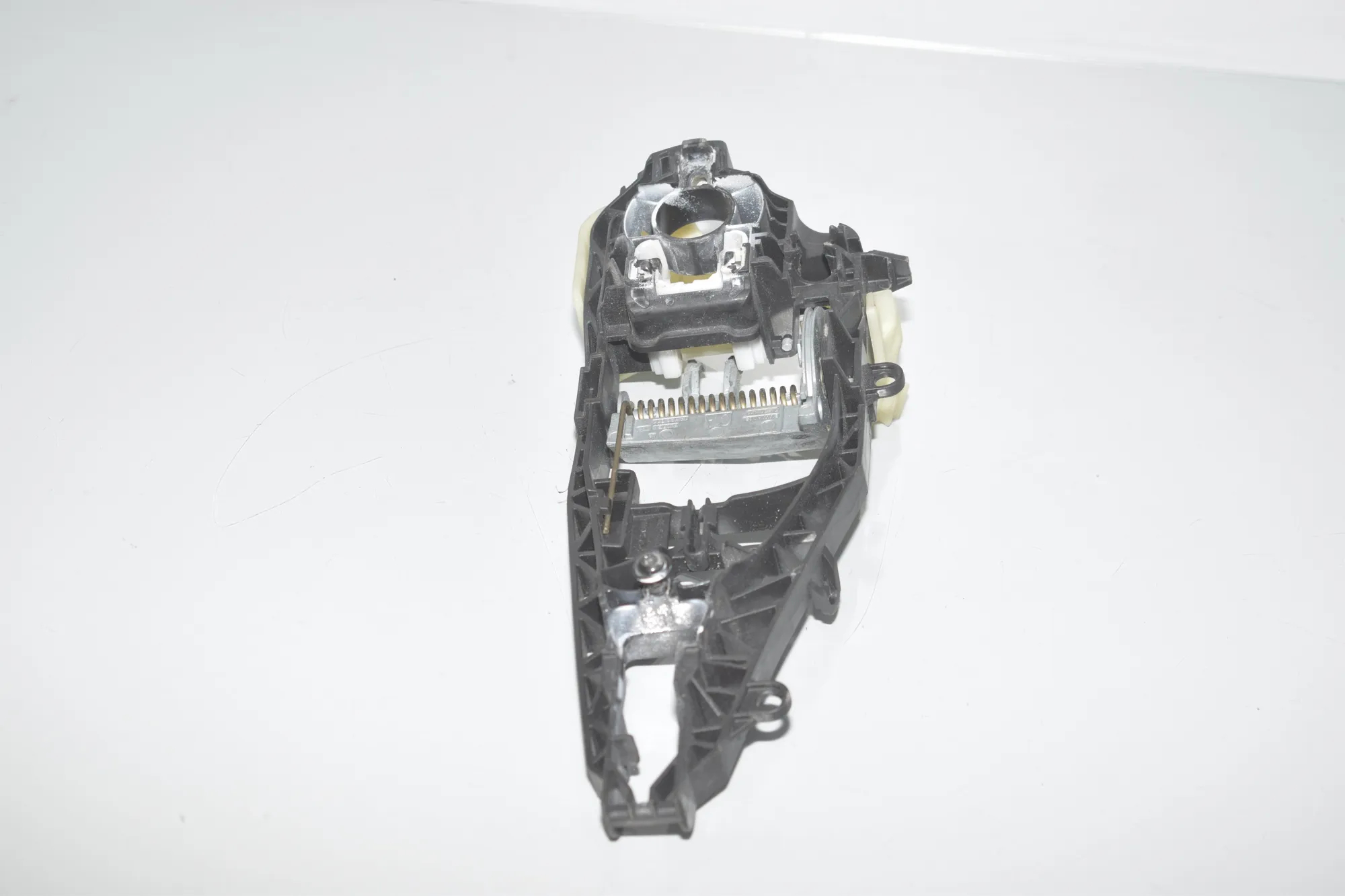 Rear Left Door Interior Handle Frame – OEM 7401211 · BMW X6 (F16, F86) M 50 d 2016 – 3