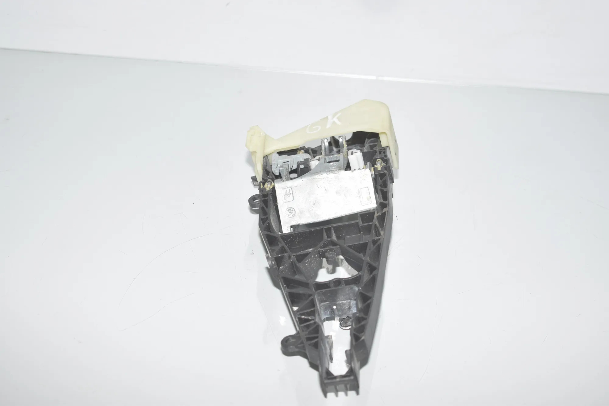 Rear Left Door Interior Handle Frame – OEM 7401211 · BMW X6 (F16, F86) M 50 d 2016