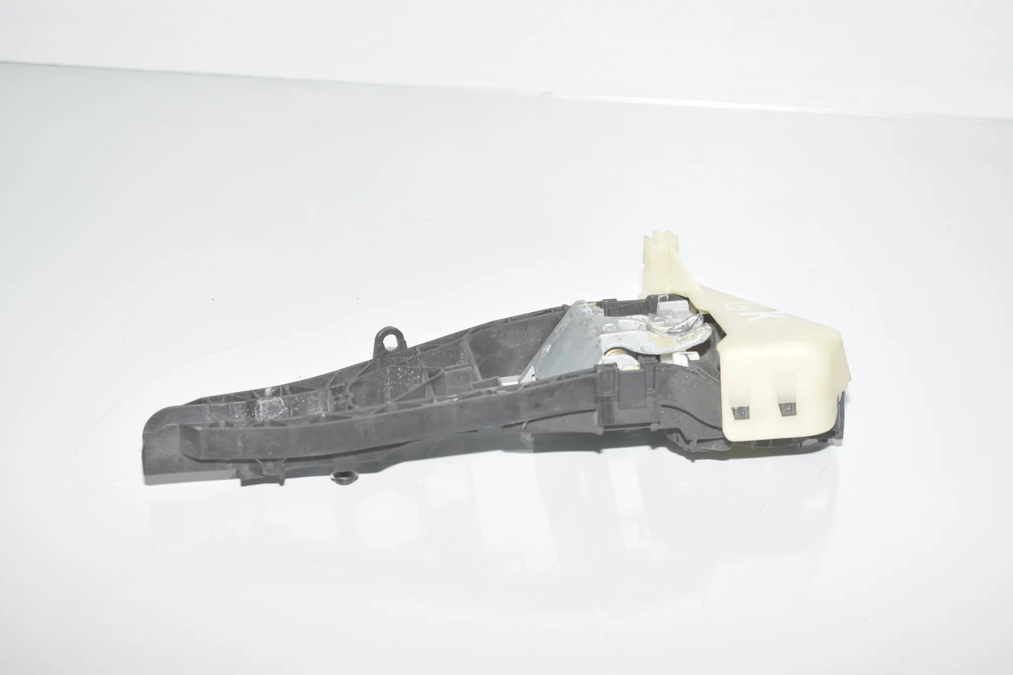 Rear Left Door Interior Handle Frame – OEM 7401211 · BMW X6 (F16, F86) M 50 d 2016 – 2