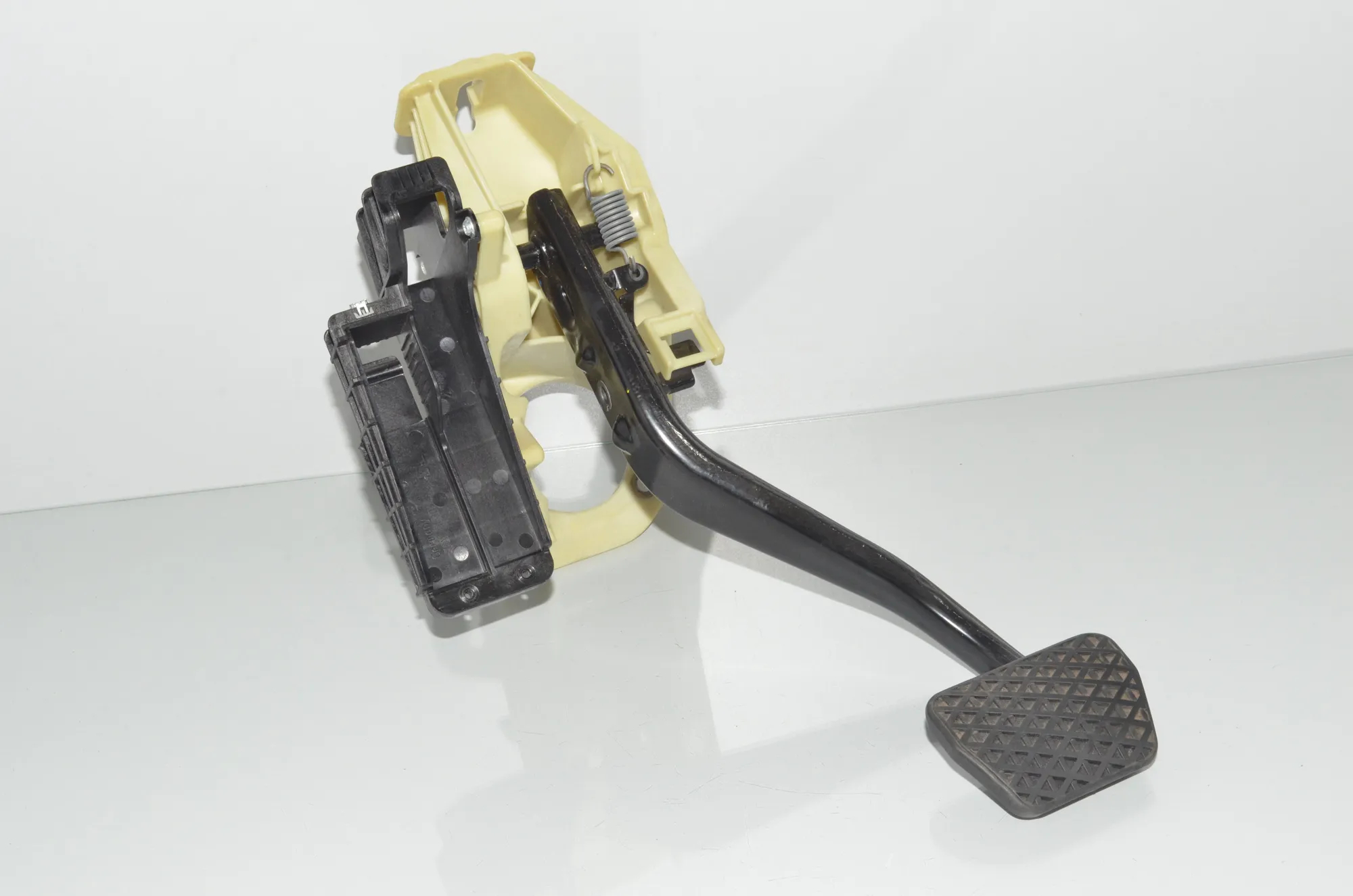 Brake Pedal – OEM 6782665 · BMW 5 Touring (F11) 525 d 2011