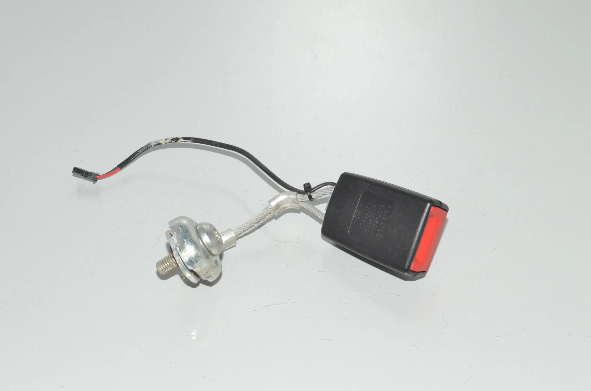Rear Left Seat Buckle – OEM 7243273 · BMW 5 Touring (F11) 525 d 2011 – 3