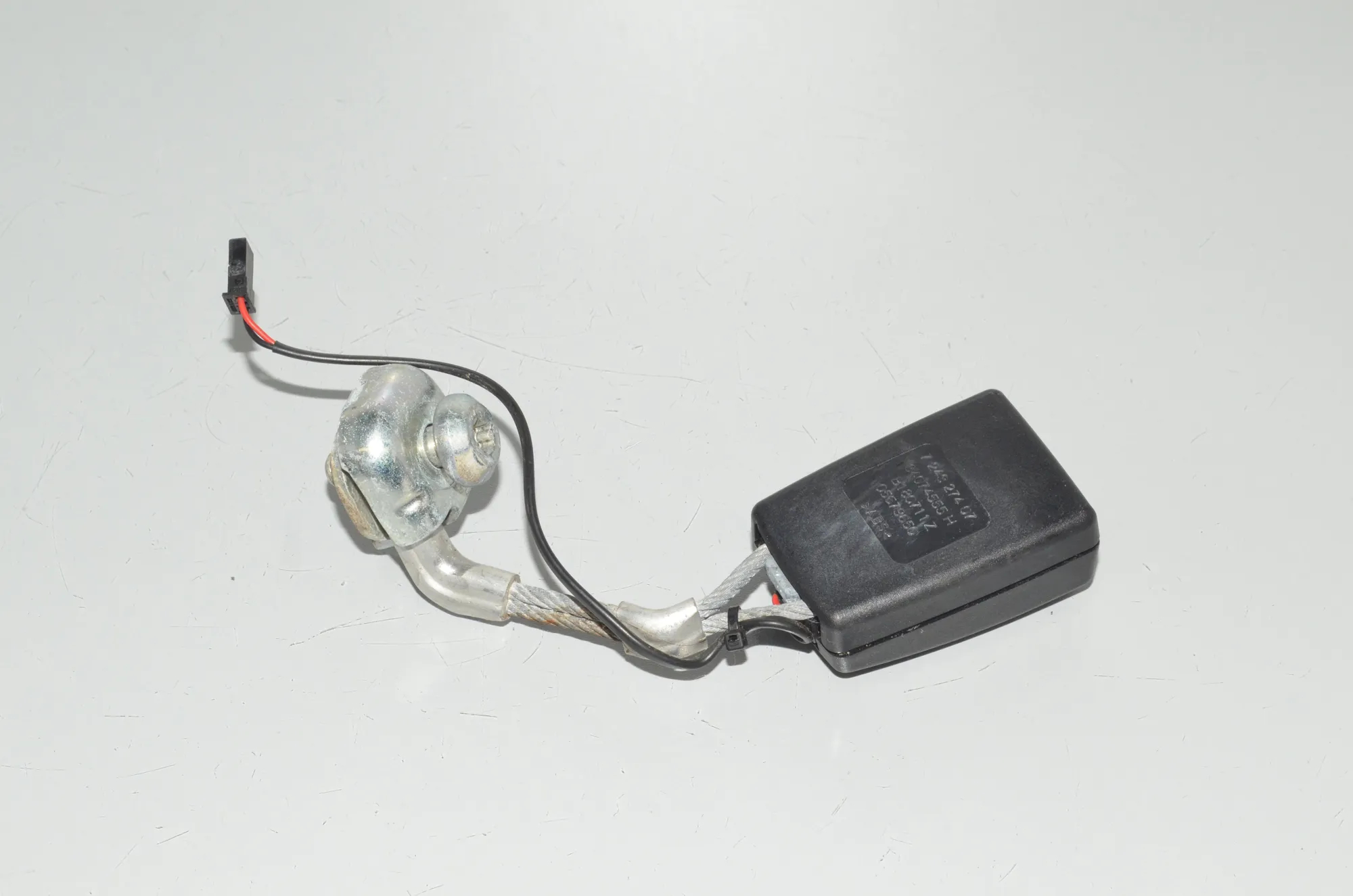 Rear Right Seat Buckle – OEM 7243274 · BMW 5 Touring (F11) 525 d 2011