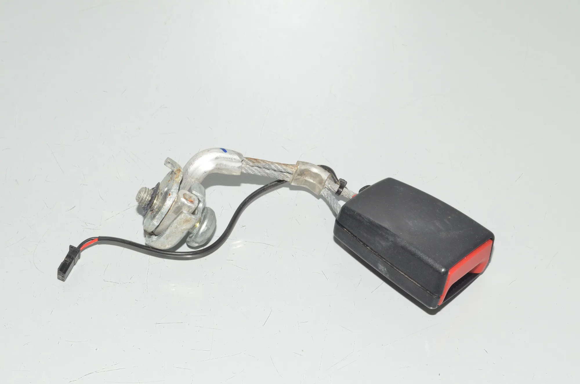 Rear Right Seat Buckle – OEM 7243274 · BMW 5 Touring (F11) 525 d 2011 – 2