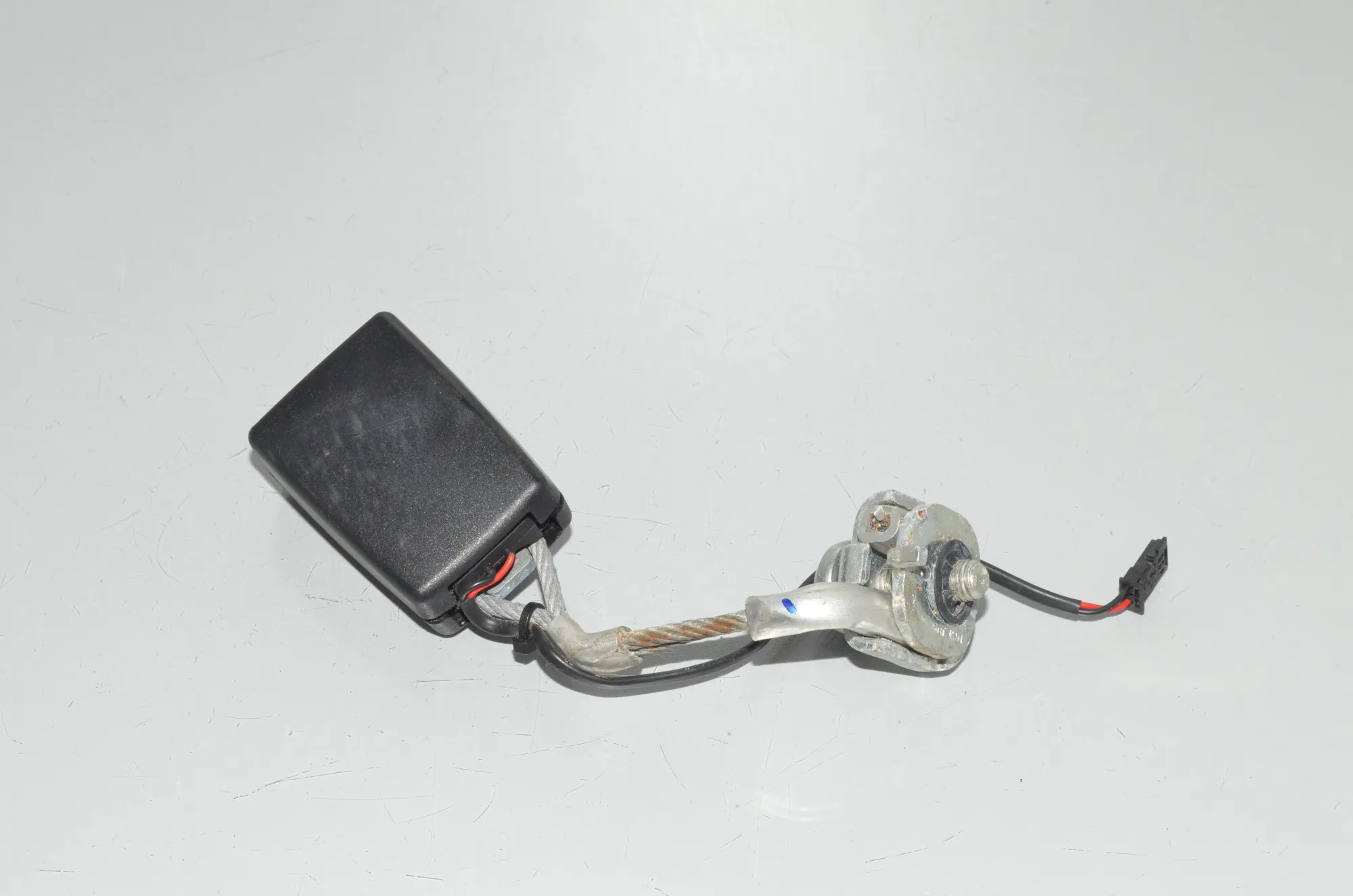 Rear Right Seat Buckle – OEM 7243274 · BMW 5 Touring (F11) 525 d 2011 – 3