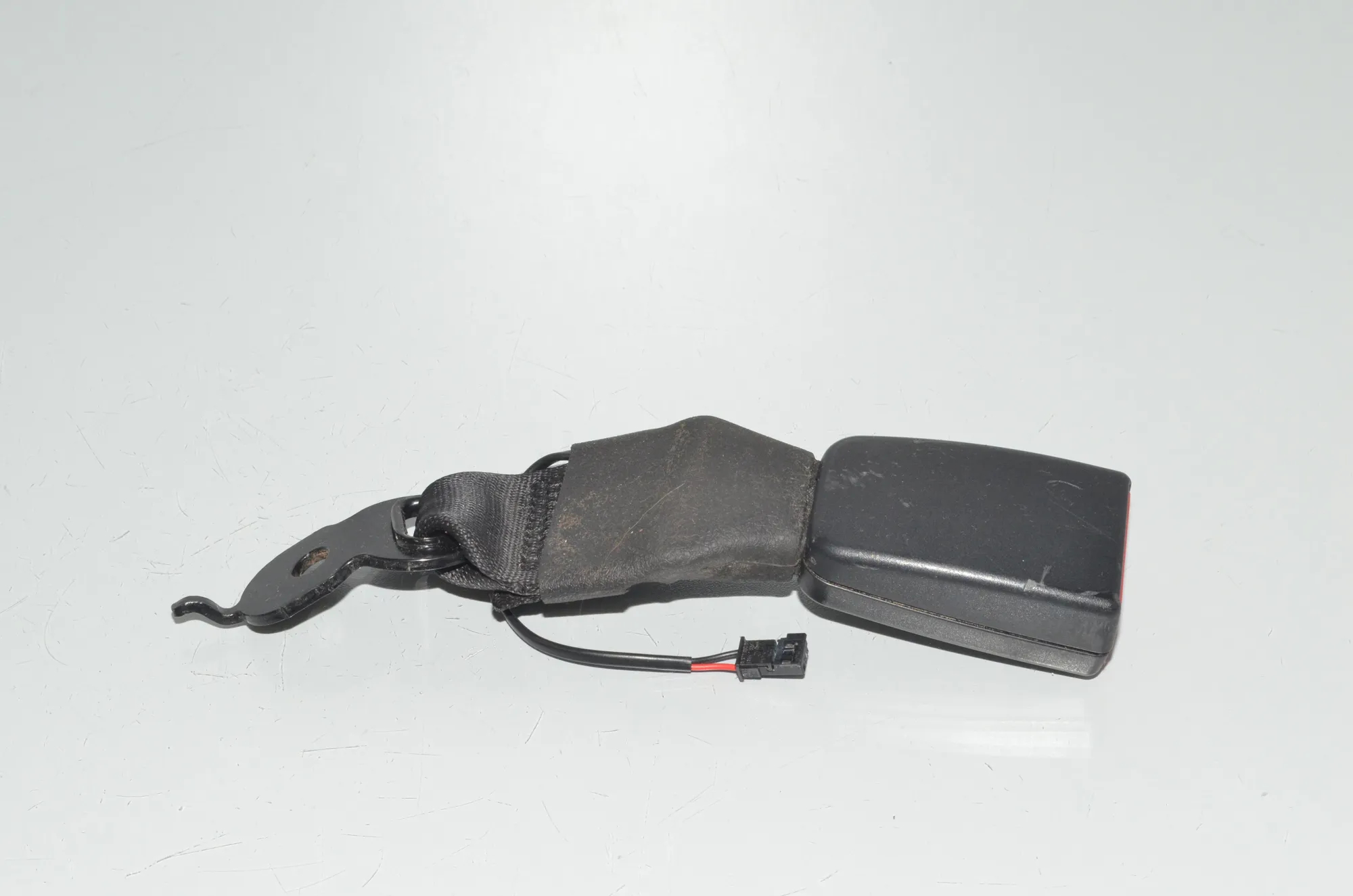 Rear Middle Seat Buckle – OEM 7243275 · BMW 5 Touring (F11) 525 d 2011 – 2