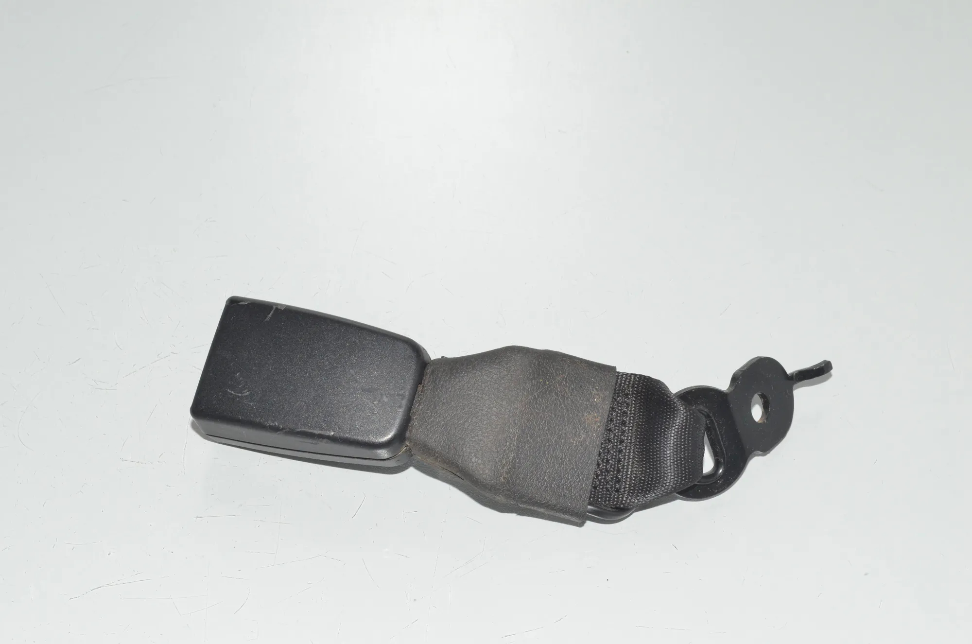 Rear Middle Seat Buckle – OEM 7243275 · BMW 5 Touring (F11) 525 d 2011