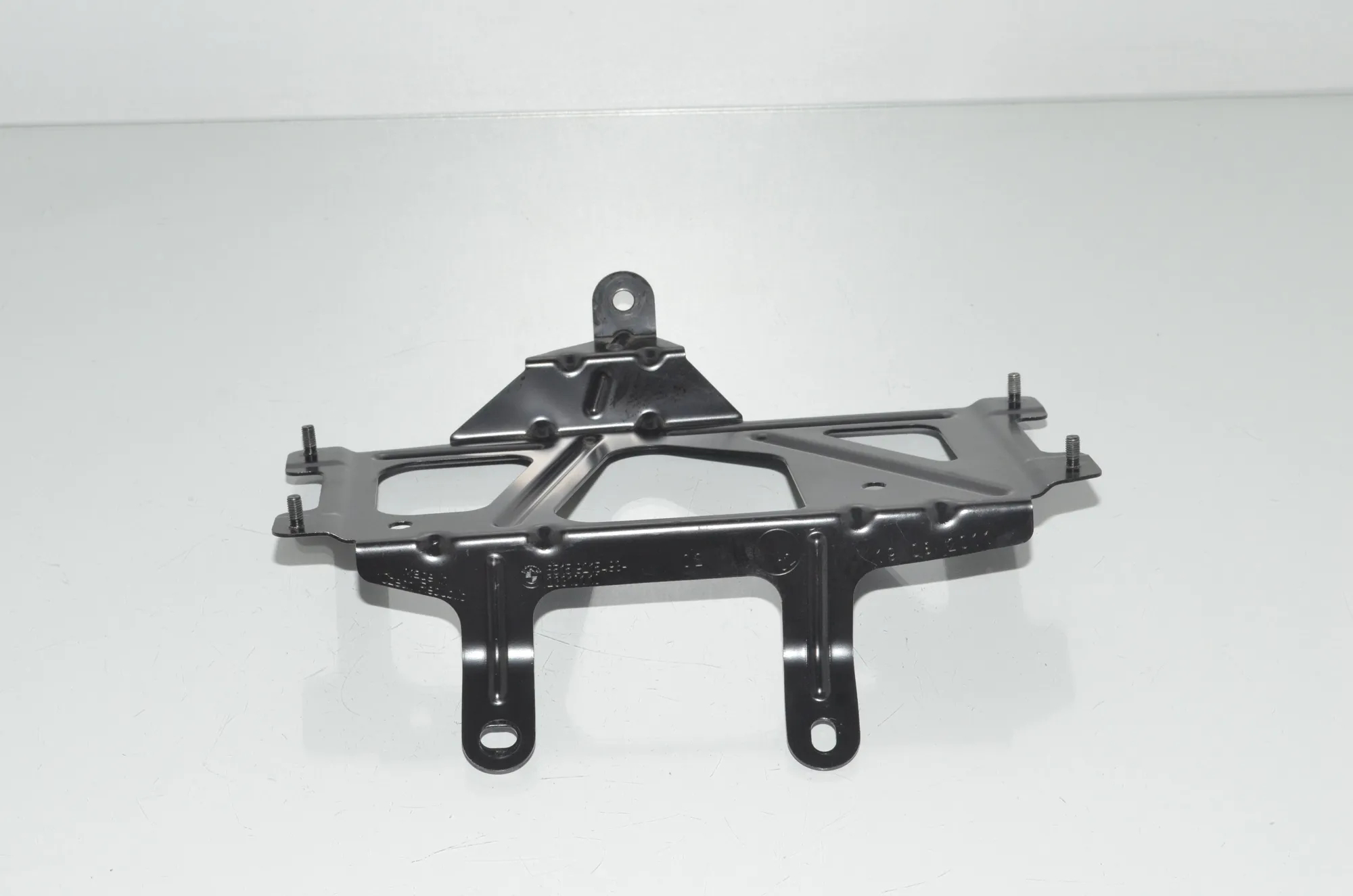 Bracket – OEM 9215493 · BMW 5 Touring (F11) 525 d 2011 – 4