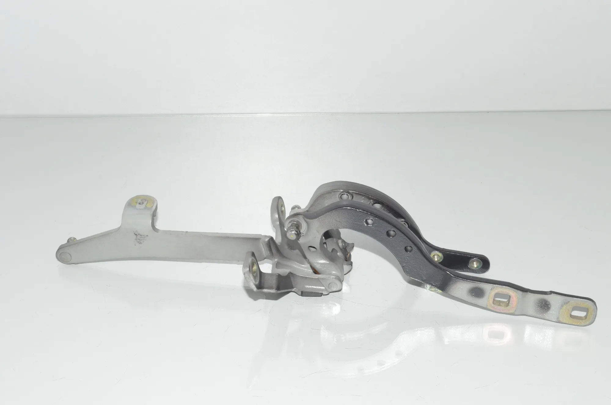 Right Side Bootlid Hinge – OEM 7206640 · BMW 5 Touring (F11) 525 d 2011