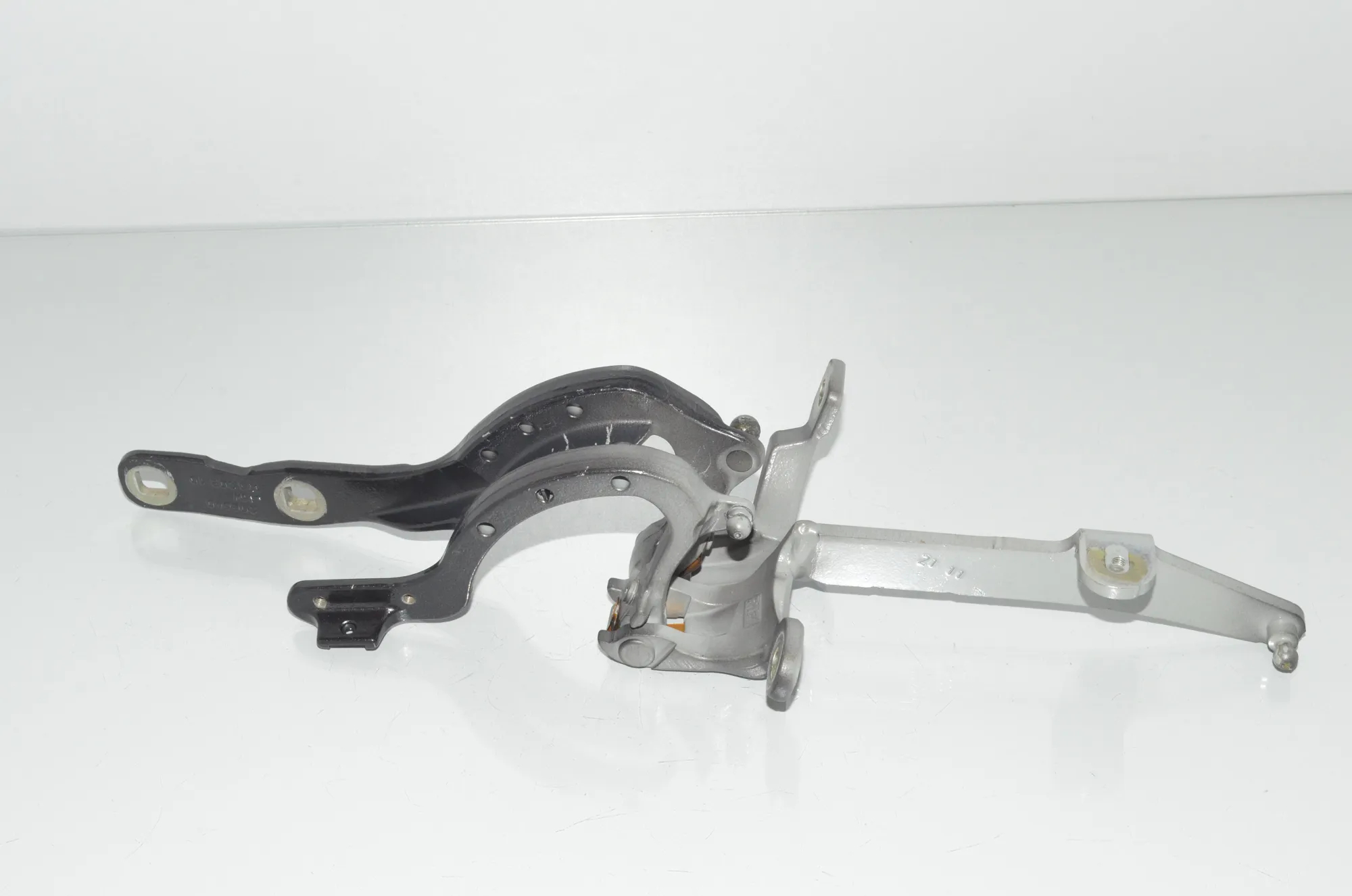 Right Side Bootlid Hinge – OEM 7206640 · BMW 5 Touring (F11) 525 d 2011 – 2