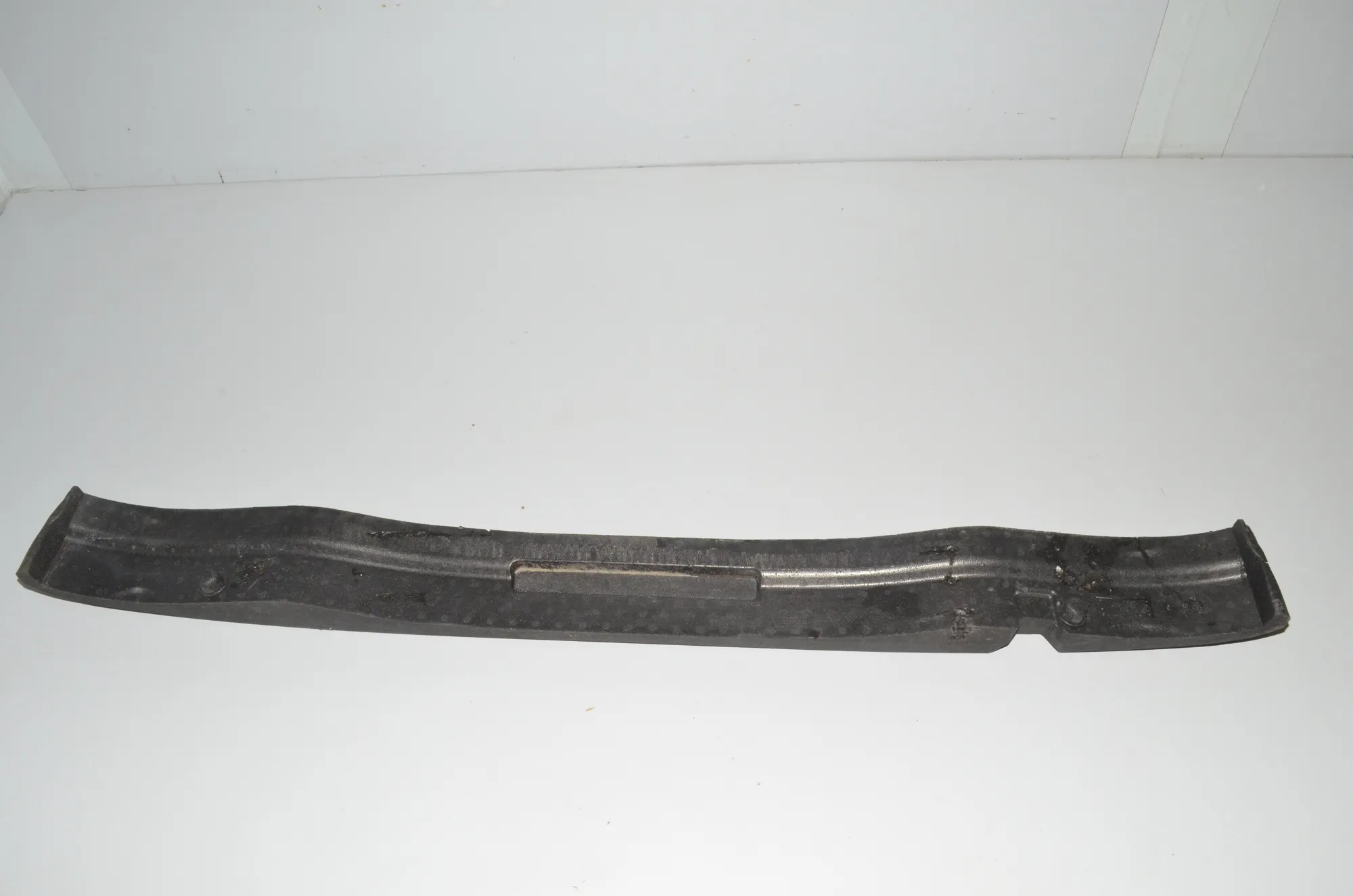 Rear Bumper Foam – OEM 51127135581 · BMW 7 (E65, E66, E67) BMW 7 (E65, E66, E67) 730 d 2005 – 3