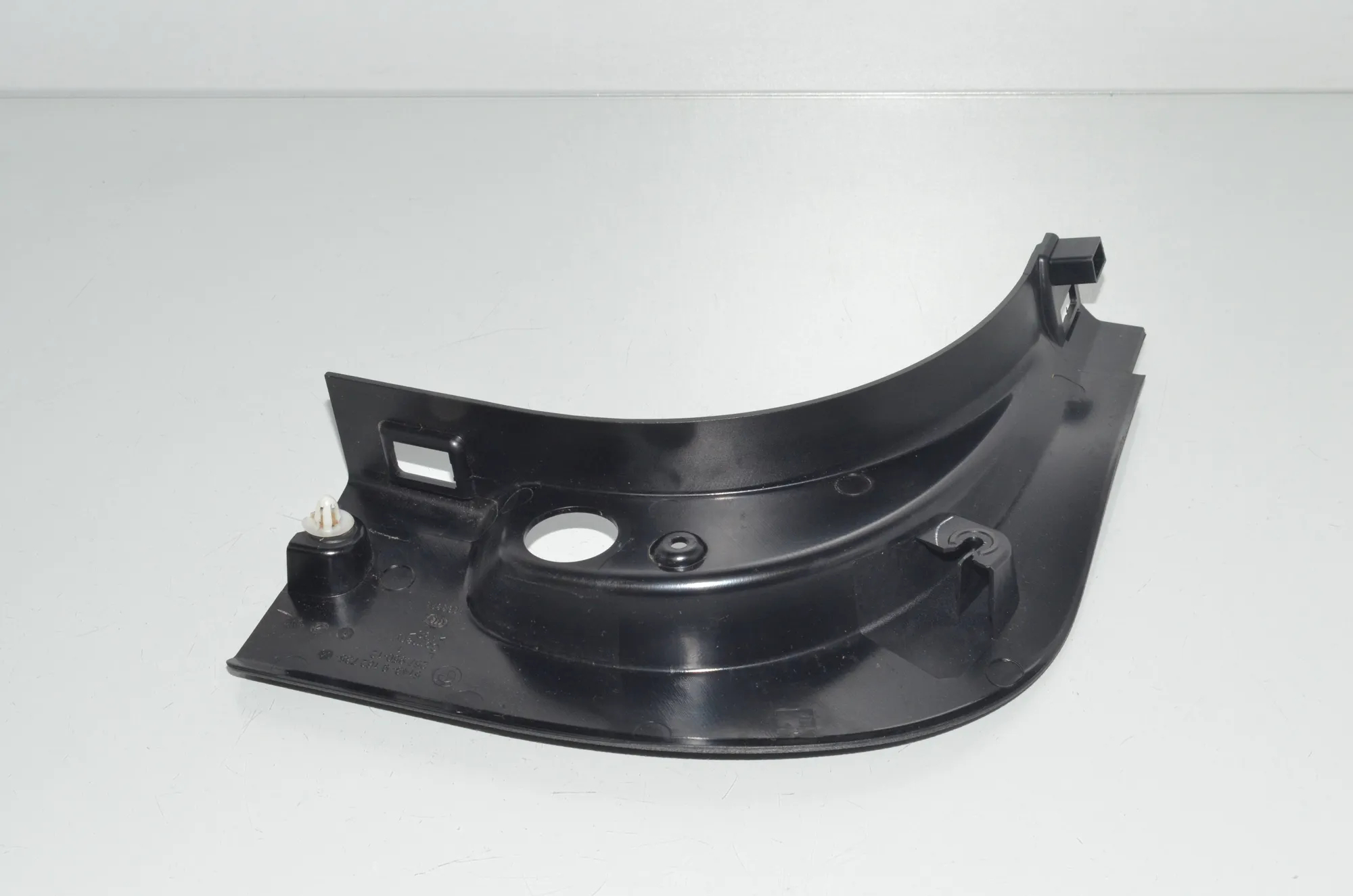 Front Left Interior Step Trim – OEM 9162735 · BMW 5 Touring (F11) 525 d 2011 – 3