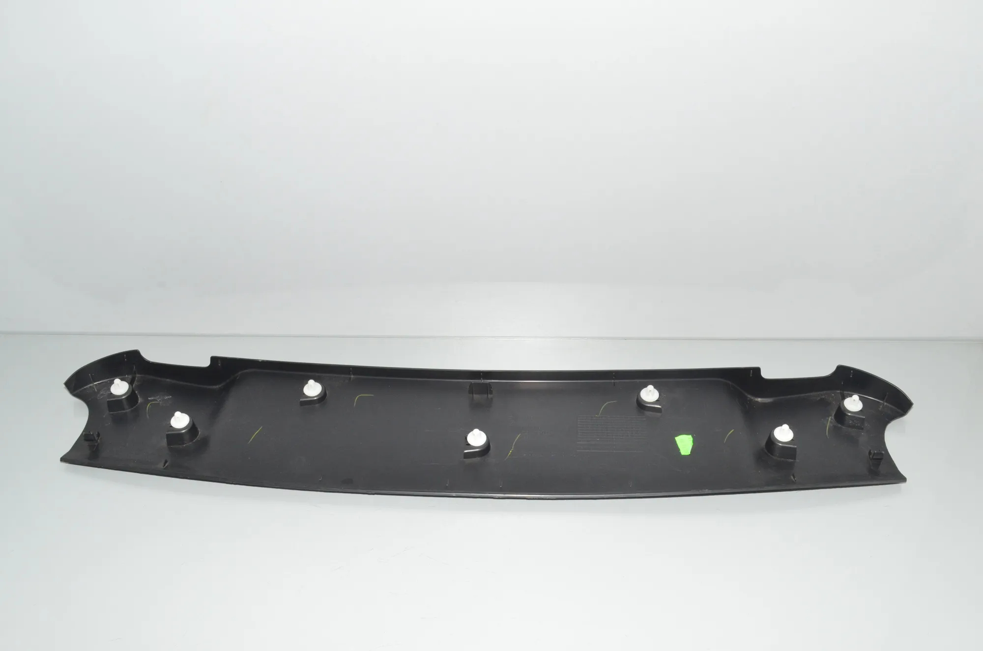 Tailgate Bootlid Trim – OEM 7315767 · BMW i3 (I01) BMW i3 (I01) Electric 2015 – 4