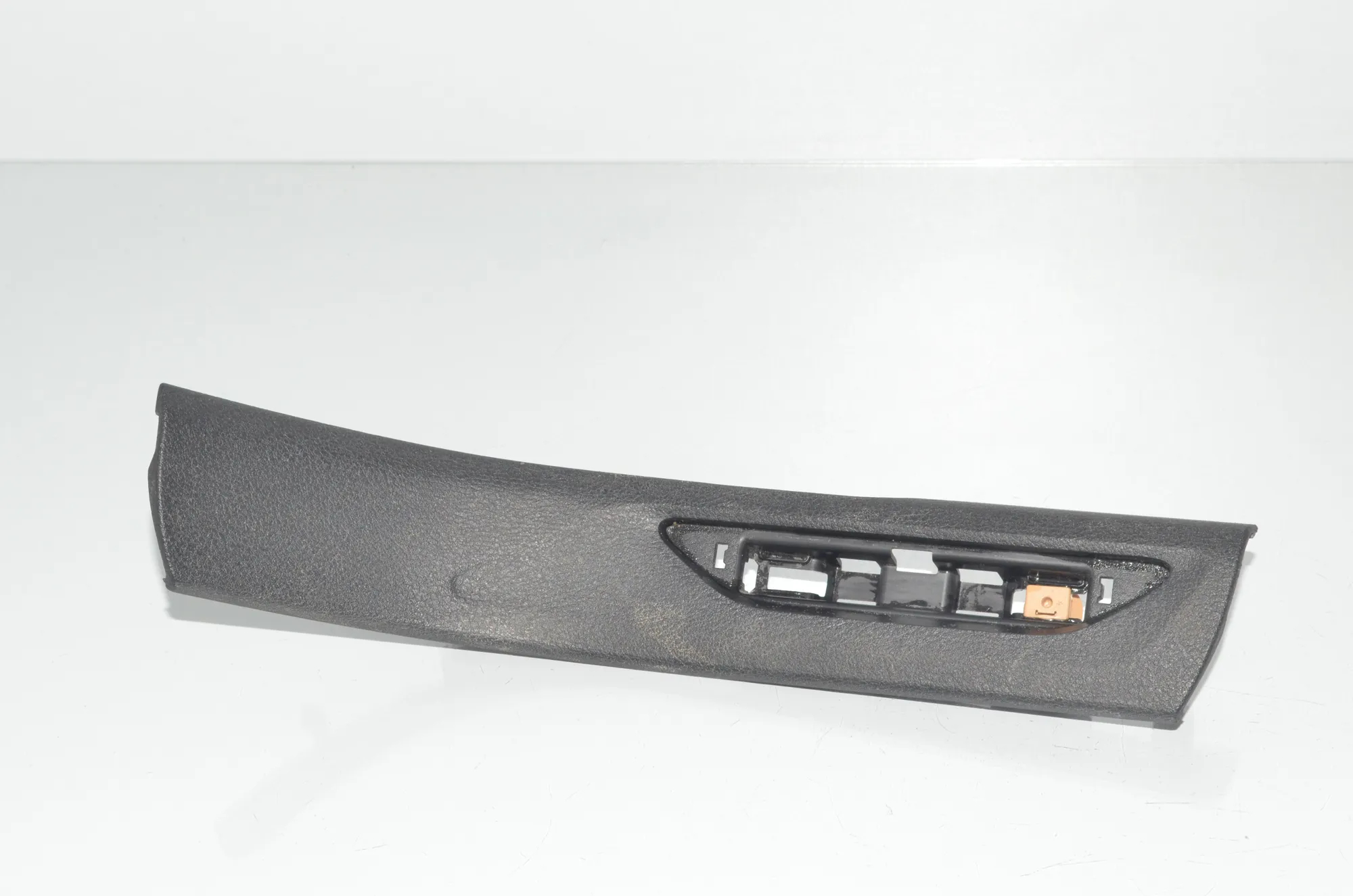 Rear Right Interior Step Trim – OEM 7382256 · BMW X6 (F16, F86) M 50 d 2016 – 2