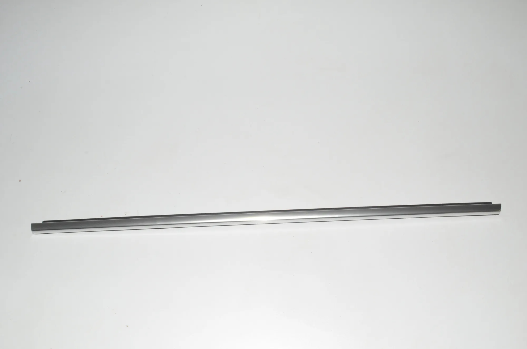 Rear Left Door Top Strip – OEM 7444103 · BMW X7 (G07) (2019 - -) xDrive 30 d 2019