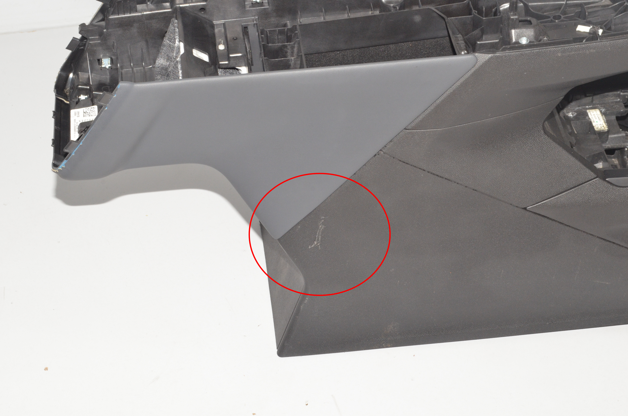 Center Console – OEM 5A38971 · BMW iX (I20) BMW iX (I20) xDrive50 2022 – 6