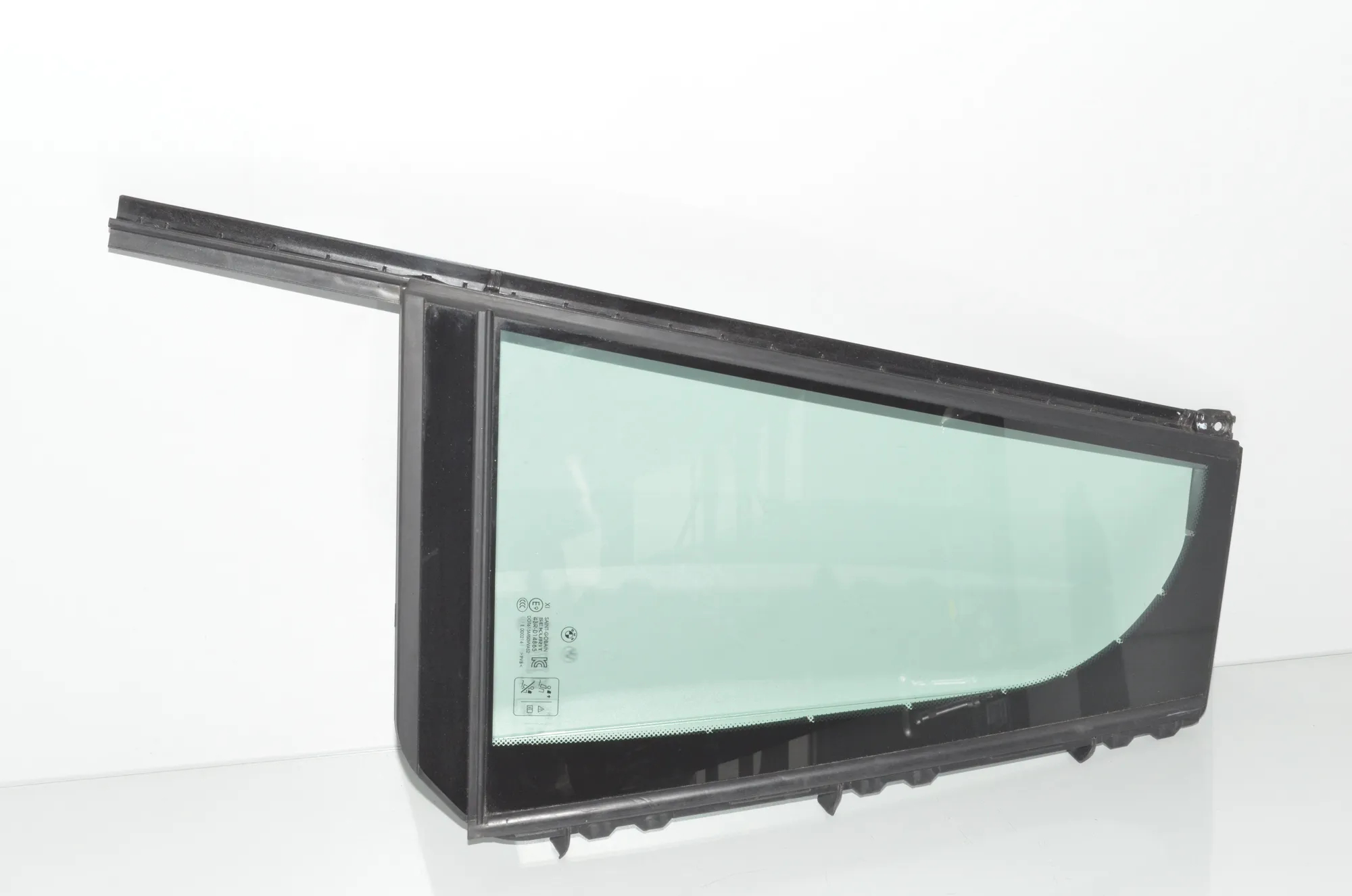 Rear Left Quarter Window – OEM 7431145 · BMW X7 (G07) BMW X7 (G07) xDrive 30 d 2021 – 2