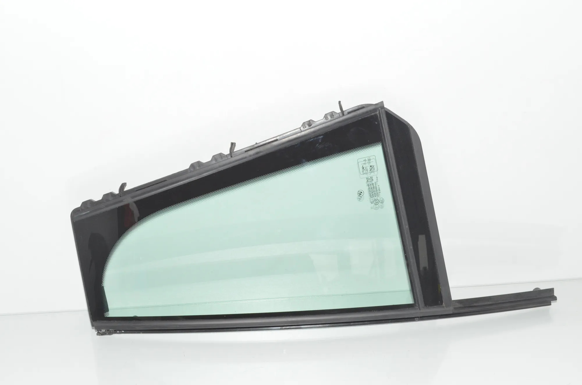 Rear Left Quarter Window – OEM 7431145 · BMW X7 (G07) BMW X7 (G07) xDrive 30 d 2021