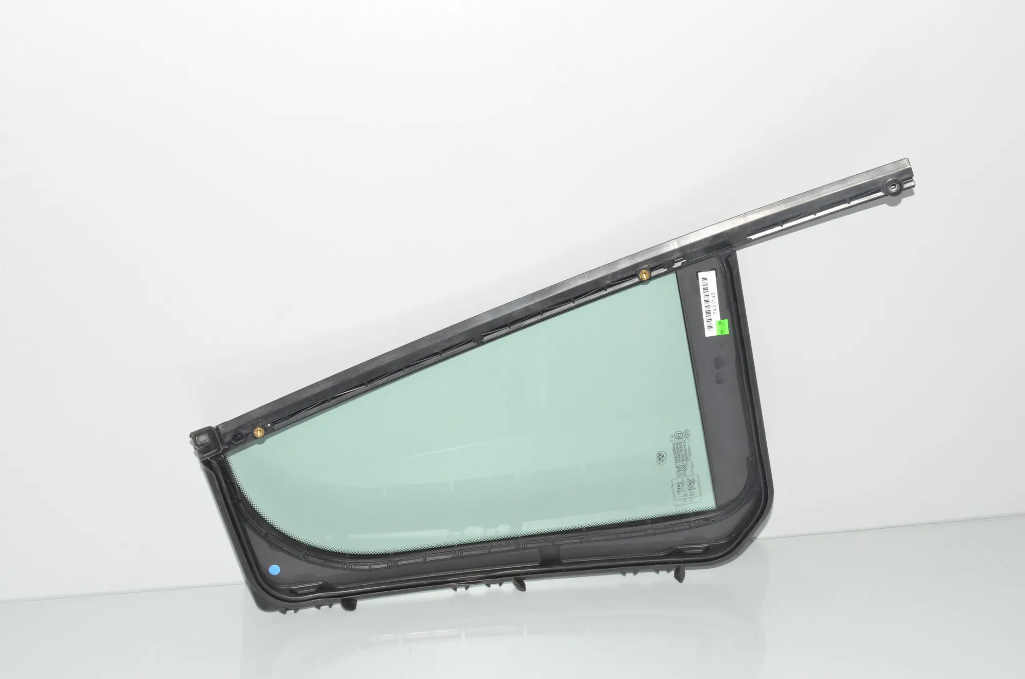 Rear Left Quarter Window – OEM 7431145 · BMW X7 (G07) BMW X7 (G07) xDrive 30 d 2021 – 4