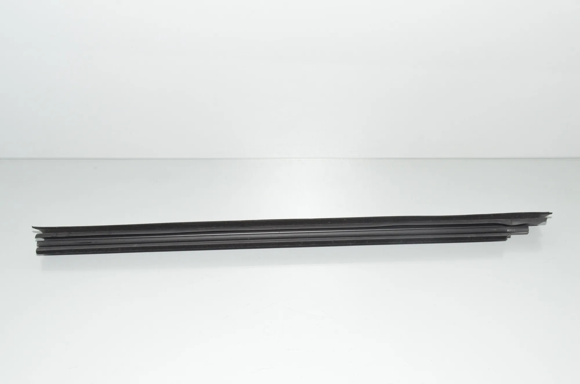Rear Left Door Window Strip – OEM 7484061 · BMW X7 (G07) (2019 - -) xDrive 30 d 2019 – 4