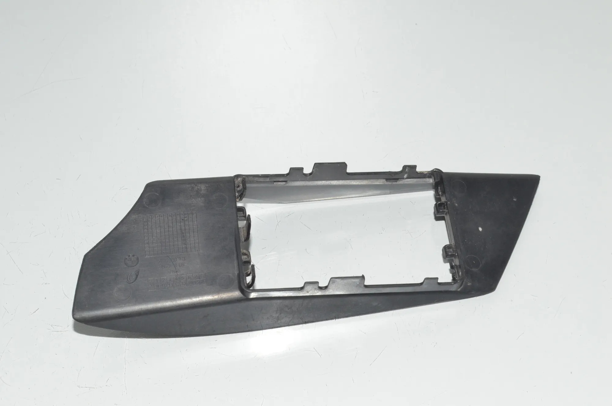Bracket – OEM 7933473 · BMW X7 (G07) (2019 - -) xDrive 30 d 2019 – 5