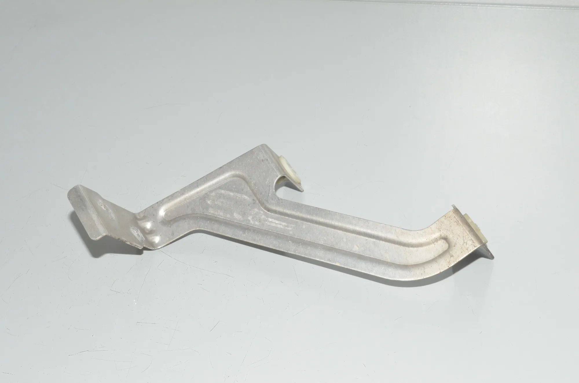 Bracket – OEM 7428099 · BMW X7 (G07) (2019 - -) xDrive 30 d 2019 – 2