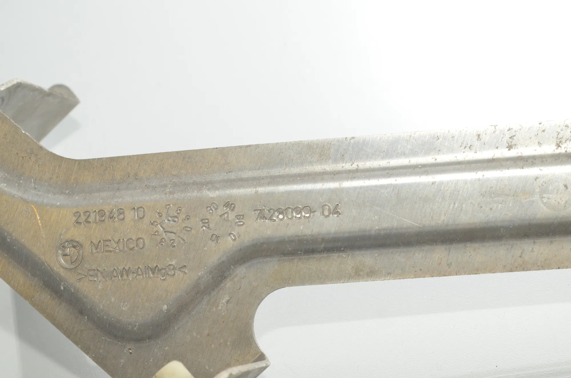 Bracket – OEM 7428099 · BMW X7 (G07) (2019 - -) xDrive 30 d 2019 – 5