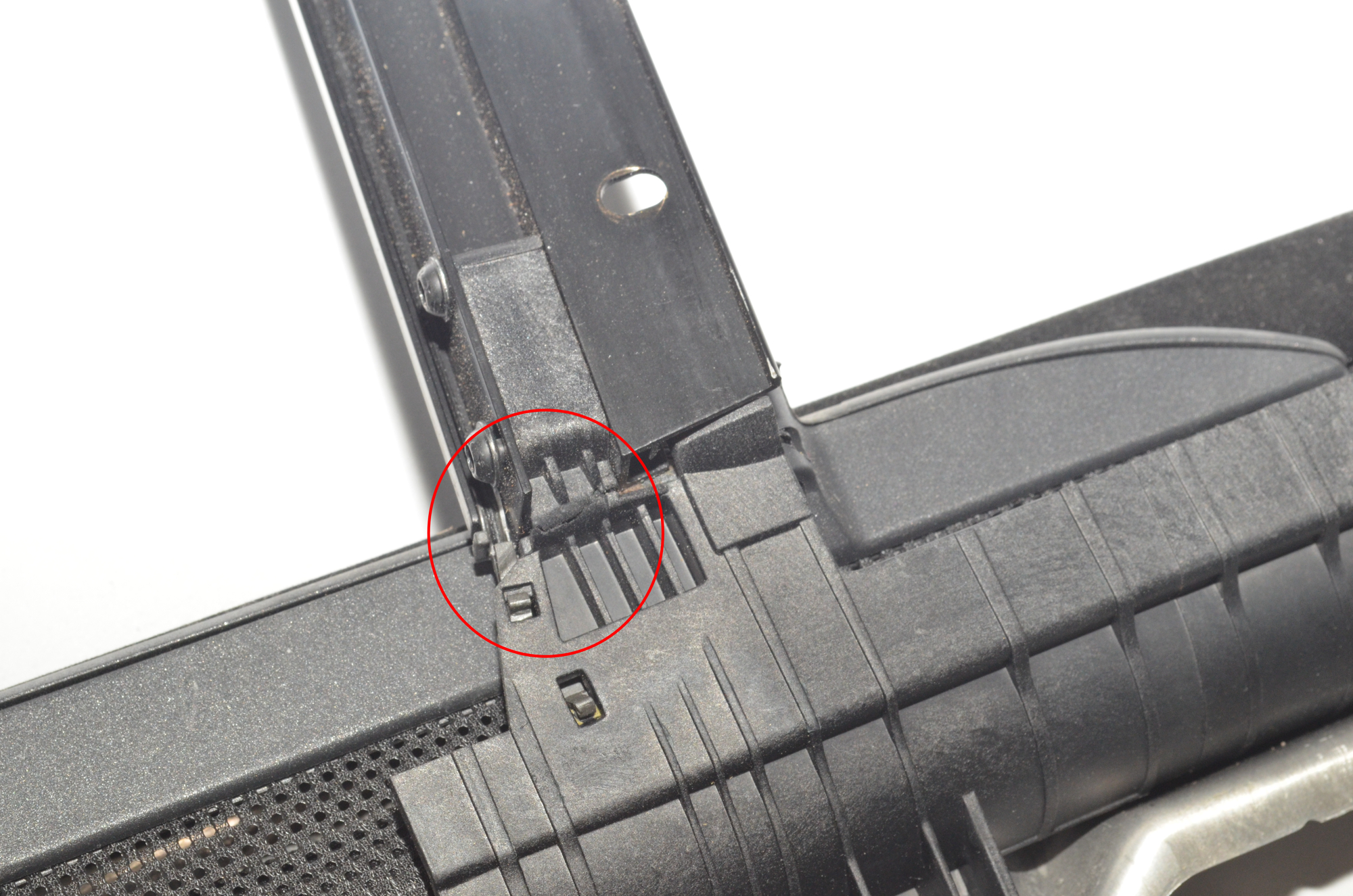 Rear Left Door Sun Blind Roller – OEM 7460477 · BMW X7 (G07) BMW X7 (G07) xDrive 30 d 2021 – 8