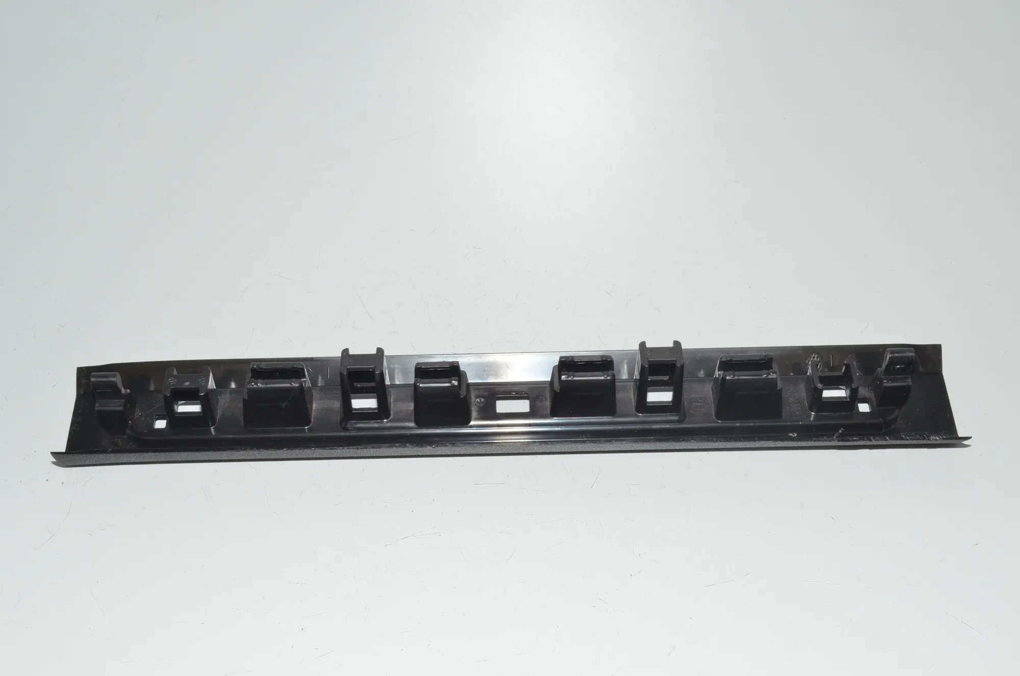 Front Left Interior Step Trim – OEM 7434240 · BMW X7 (G07) BMW X7 (G07) xDrive 30 d 2021 – 4