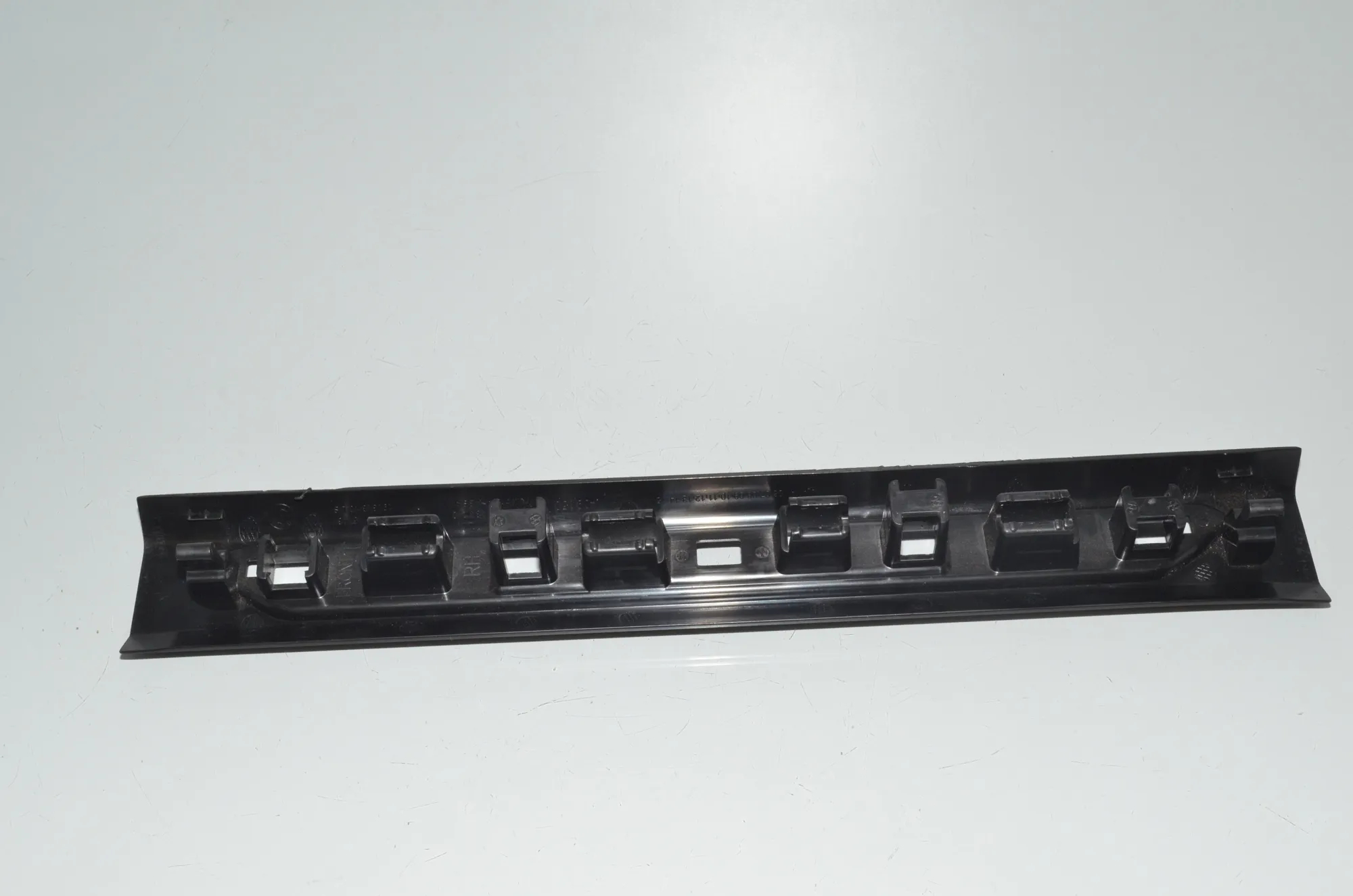 Front Left Interior Step Trim – OEM 7434240 · BMW X7 (G07) BMW X7 (G07) xDrive 30 d 2021 – 3