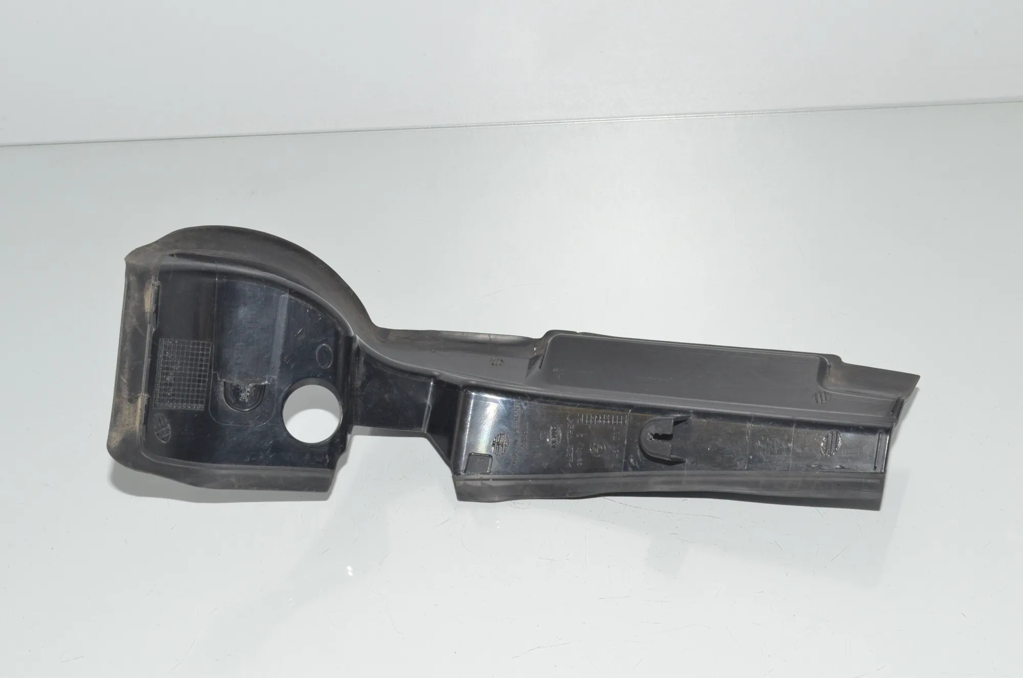 Rear Left Tail Light Trim – OEM 7451767 · BMW X7 (G07) (2019 - -) xDrive 30 d 2019 – 5