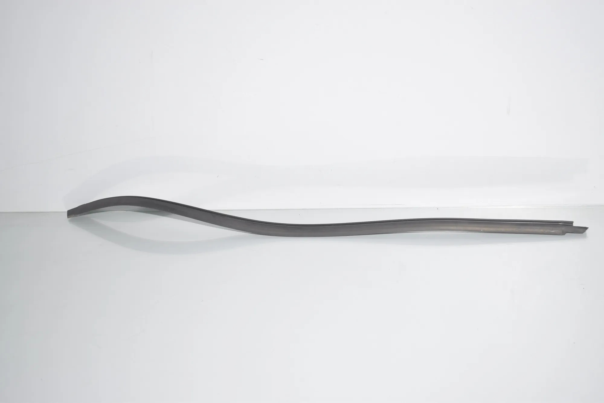 Rear Left Door Window Strip – OEM 7277047 · BMW i3 (I01) Electric 2020 – 4