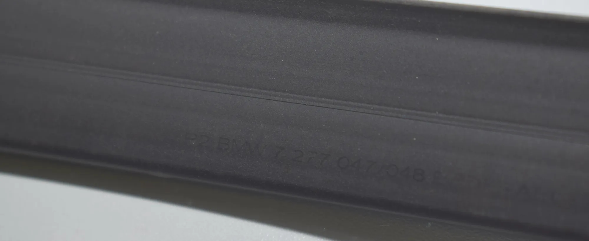 Rear Left Door Window Strip – OEM 7277047 · BMW i3 (I01) Electric 2020 – 5