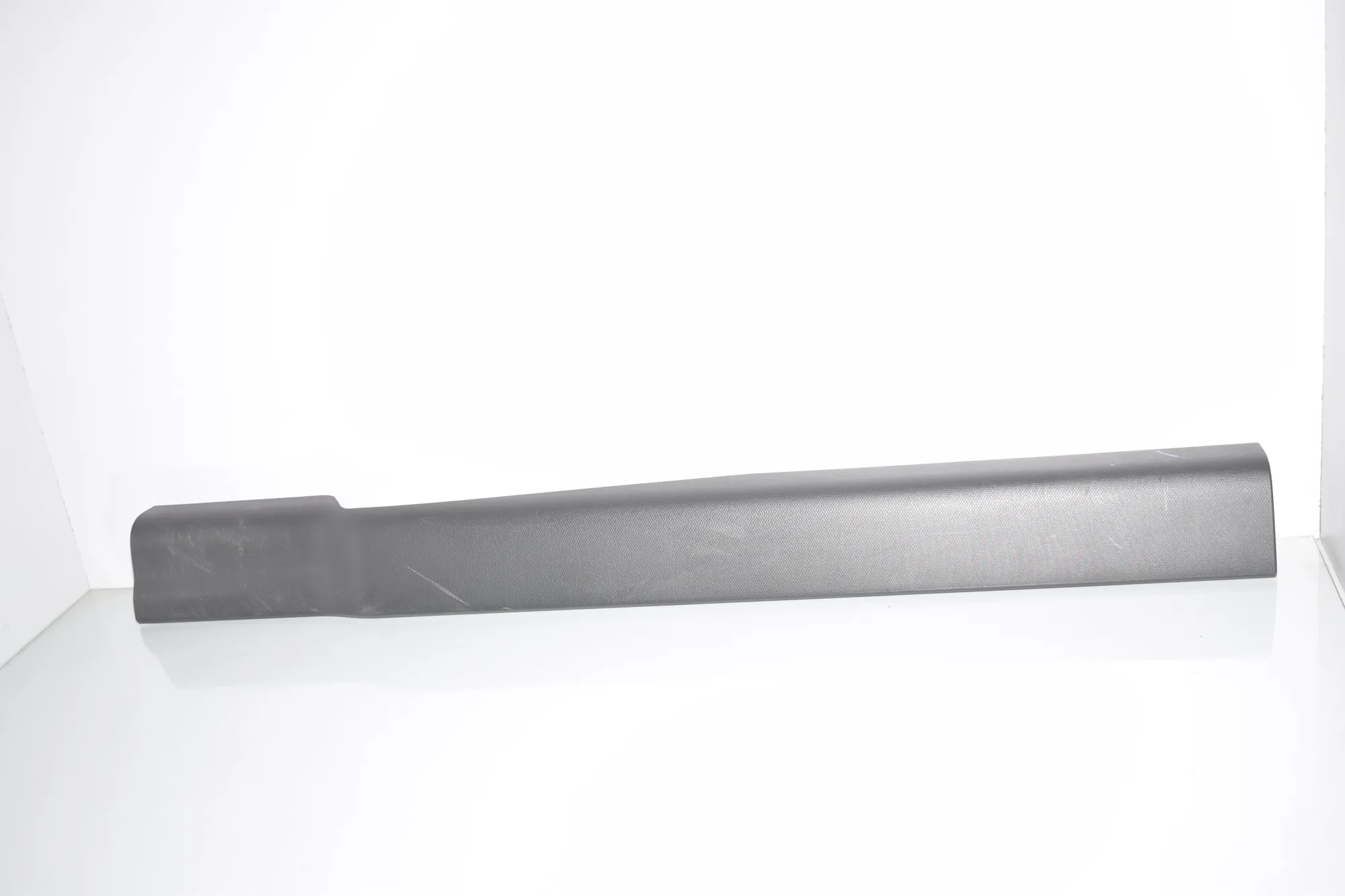 Front Left Interior Step Trim – OEM 7272379 · BMW i3 (I01) Electric 2020