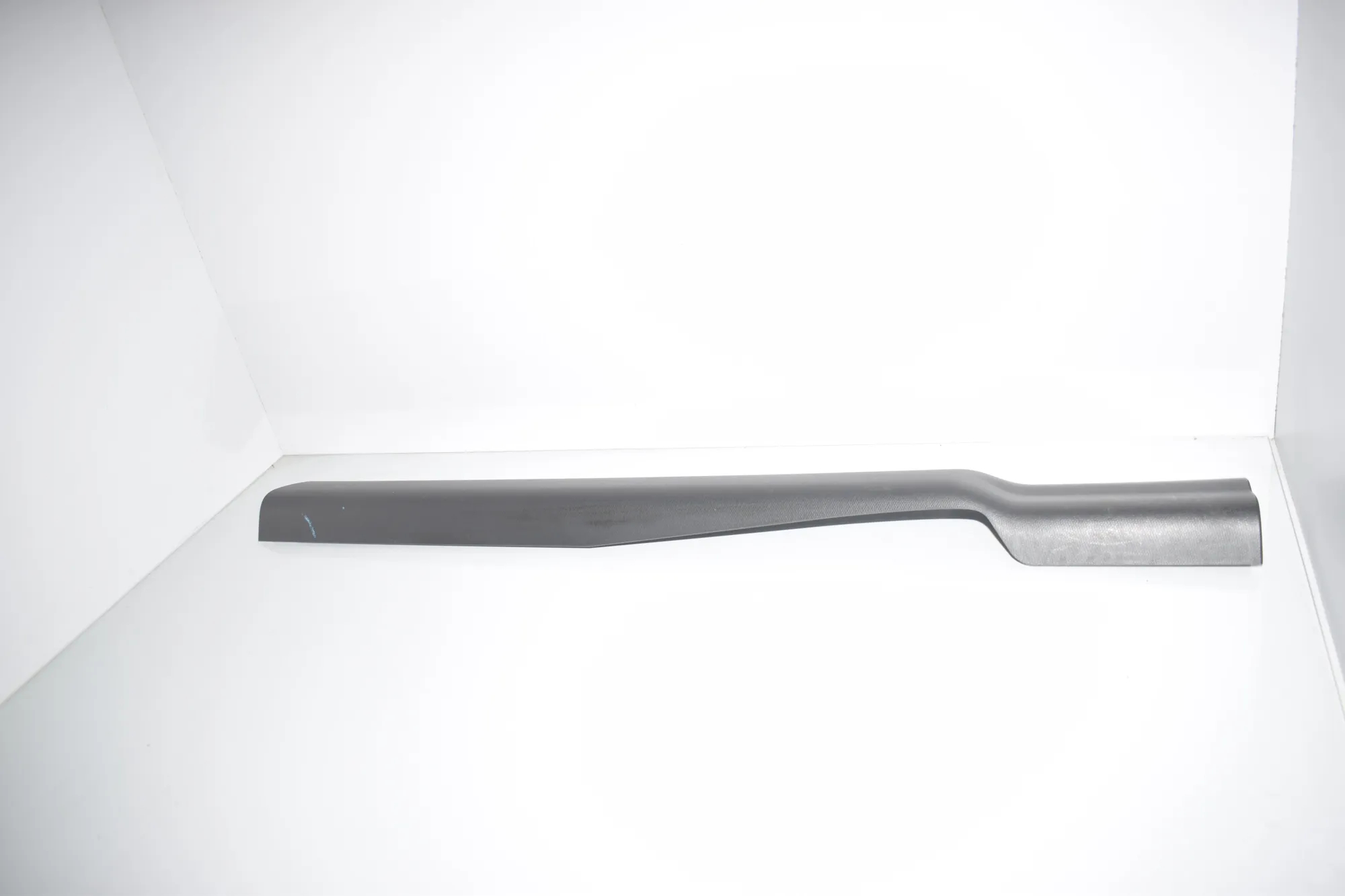 Front Left Interior Step Trim – OEM 7272379 · BMW i3 (I01) Electric 2020 – 5