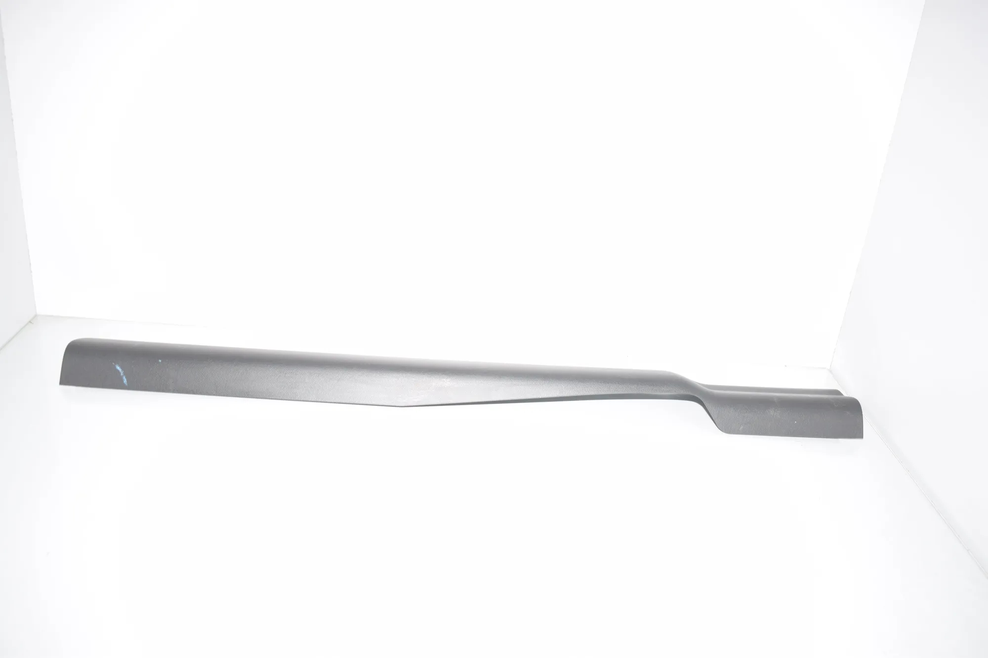 Front Left Interior Step Trim – OEM 7272379 · BMW i3 (I01) Electric 2020 – 4