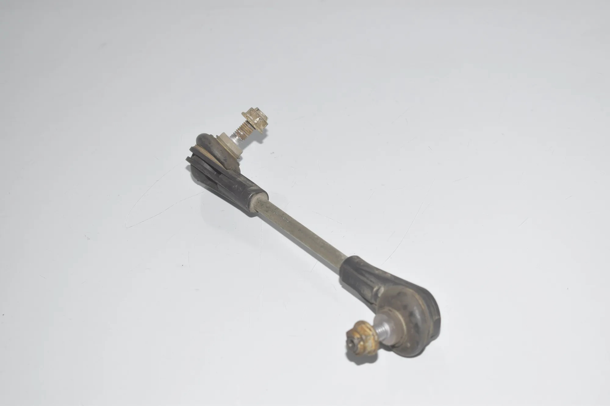 Front Left Stabilizer Link – OEM 6862857 · BMW i3 (I01) Electric 2020 – 3