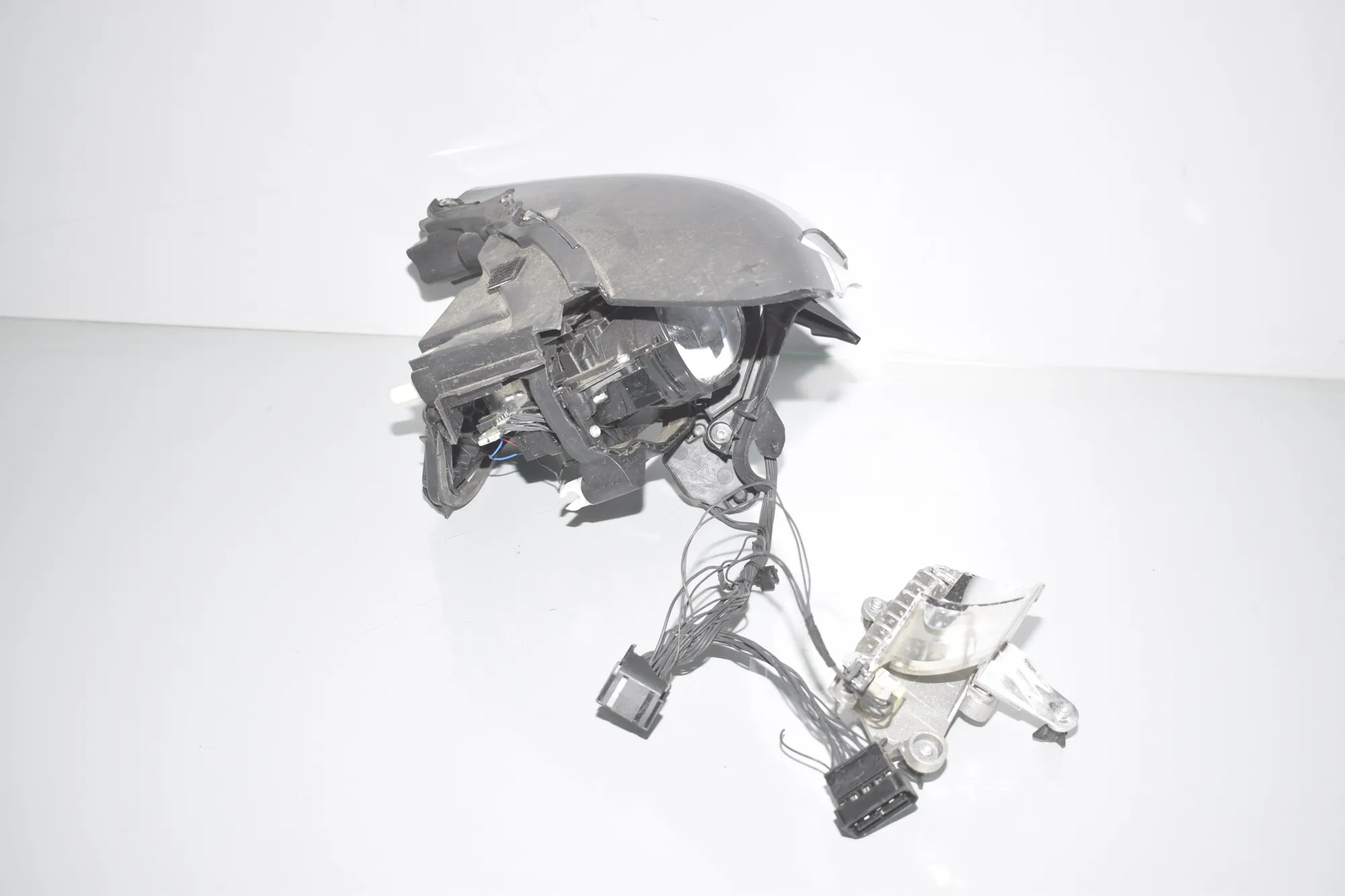Front Left Headlight – OEM 8494343 · BMW i3 (I01) Electric 2020 – 3