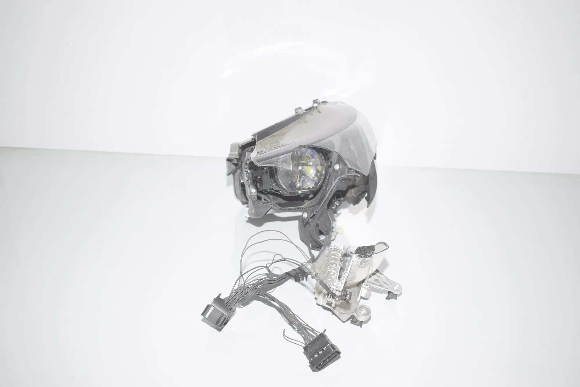 Front Left Headlight – OEM 8494343 · BMW i3 (I01) Electric 2020 – 2